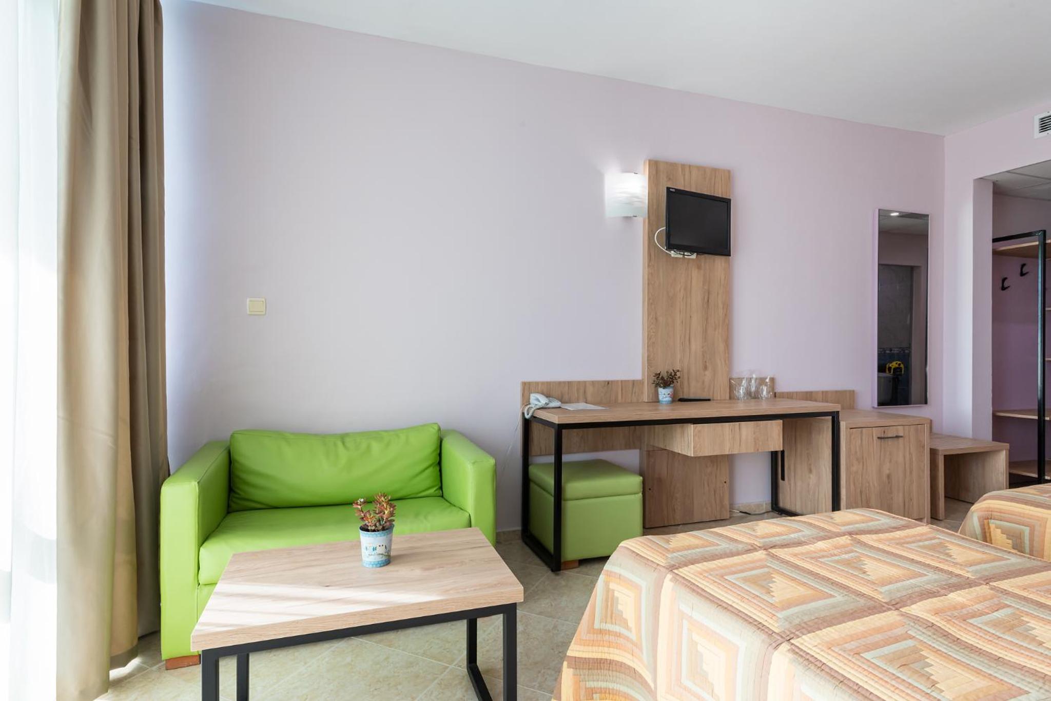 Double or Twin Room - Photo 6