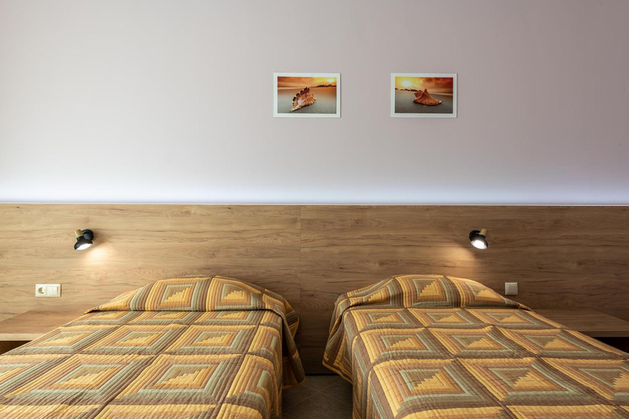 Double or Twin Room - Photo 12