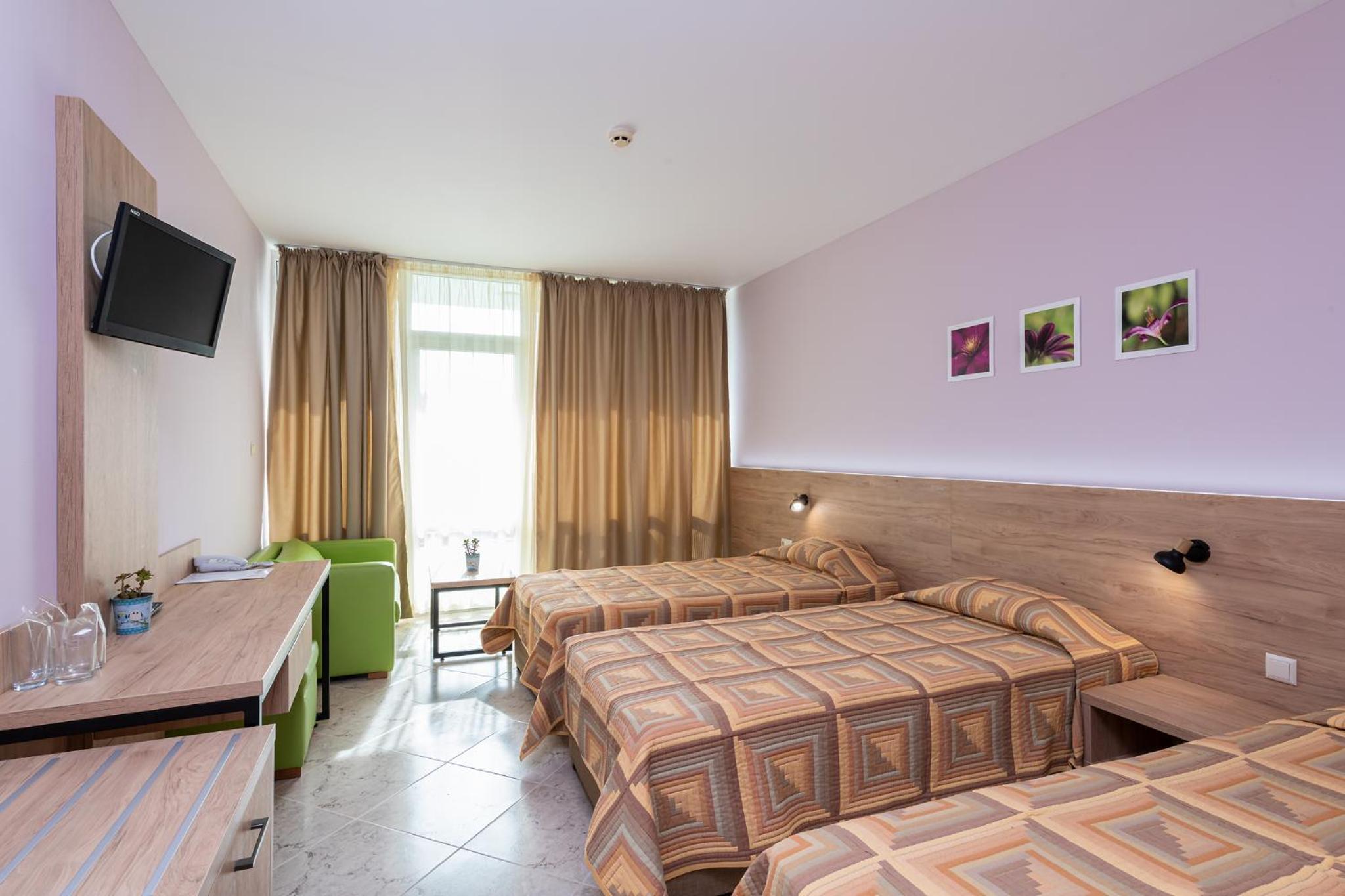 Double or Twin Room - Photo 2