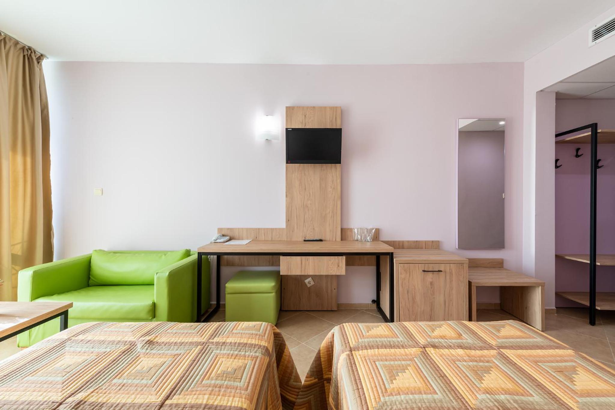 Double or Twin Room - Photo 11