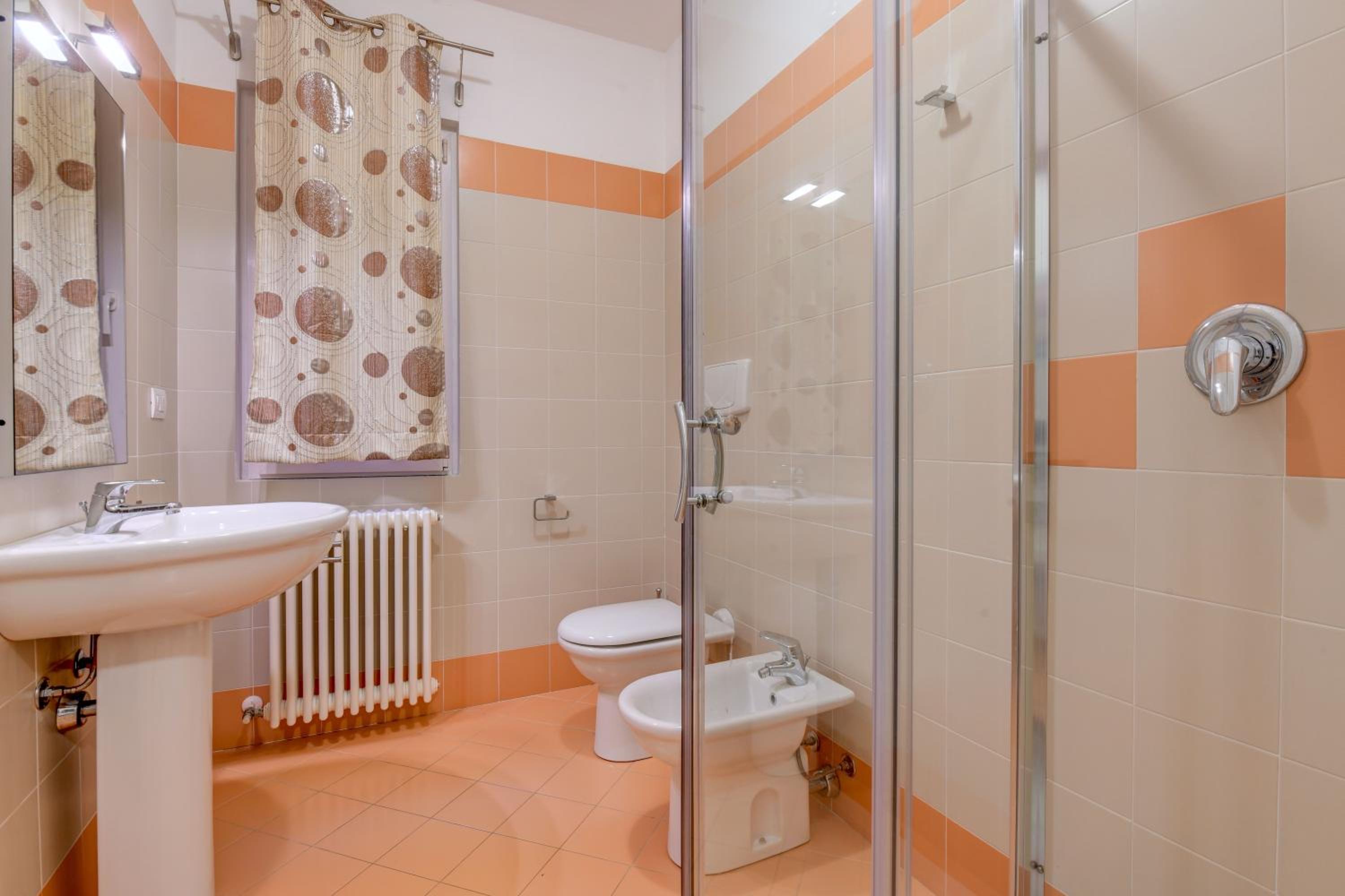 One-Bedroom Apartment with Garden photo 2