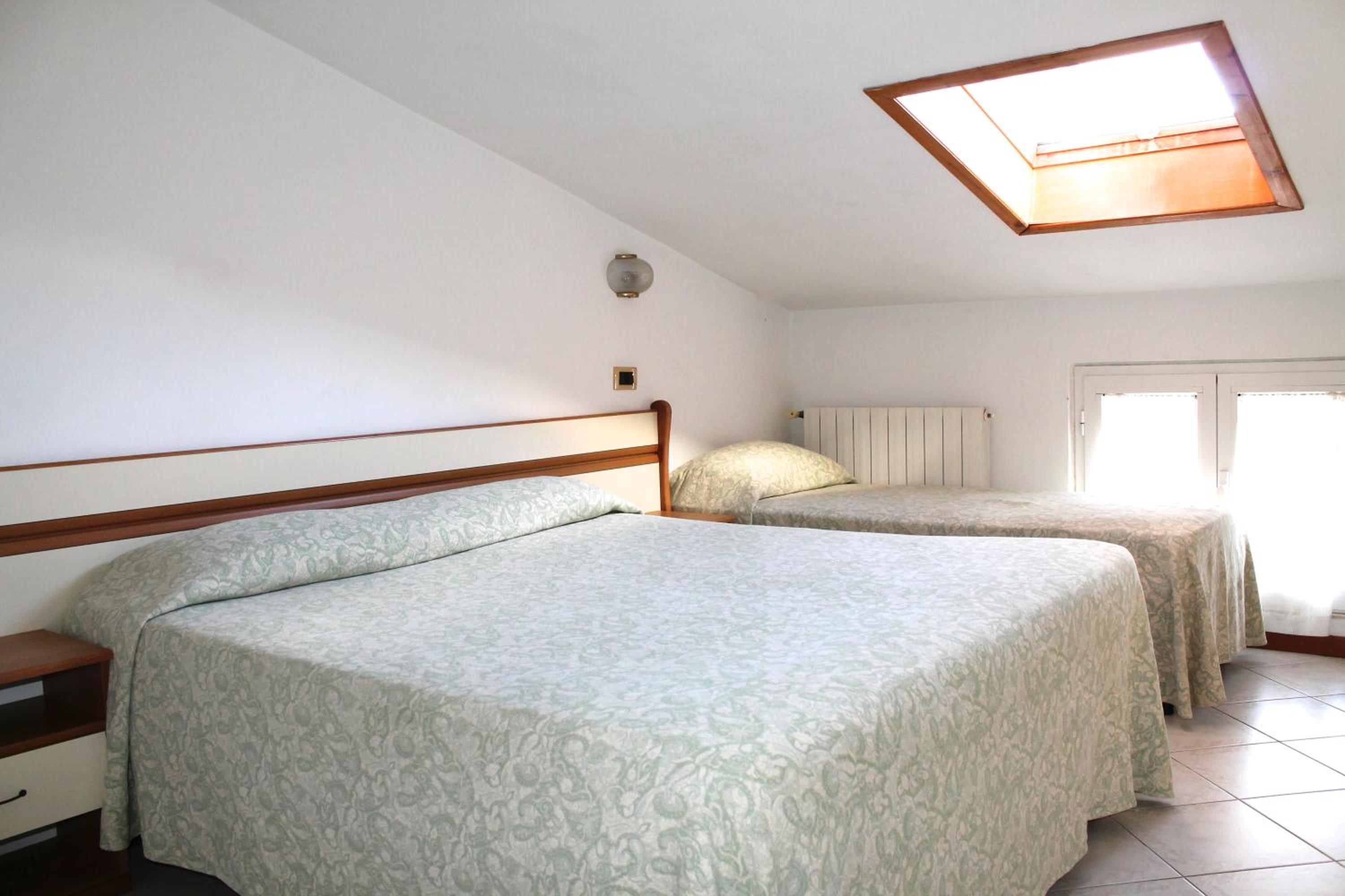 Economy Double Room - Photo 4