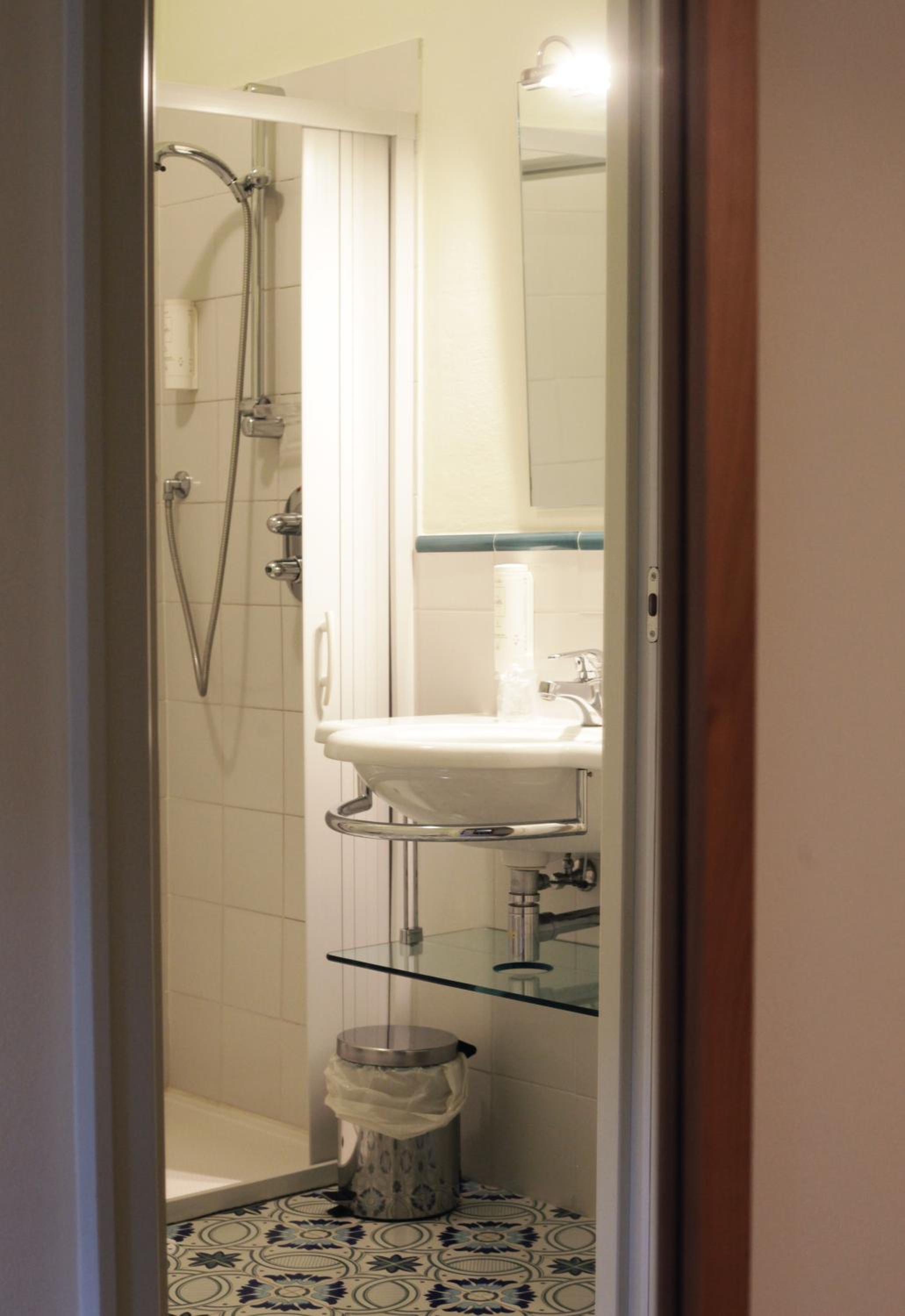 Single Room with Balcony photo 3