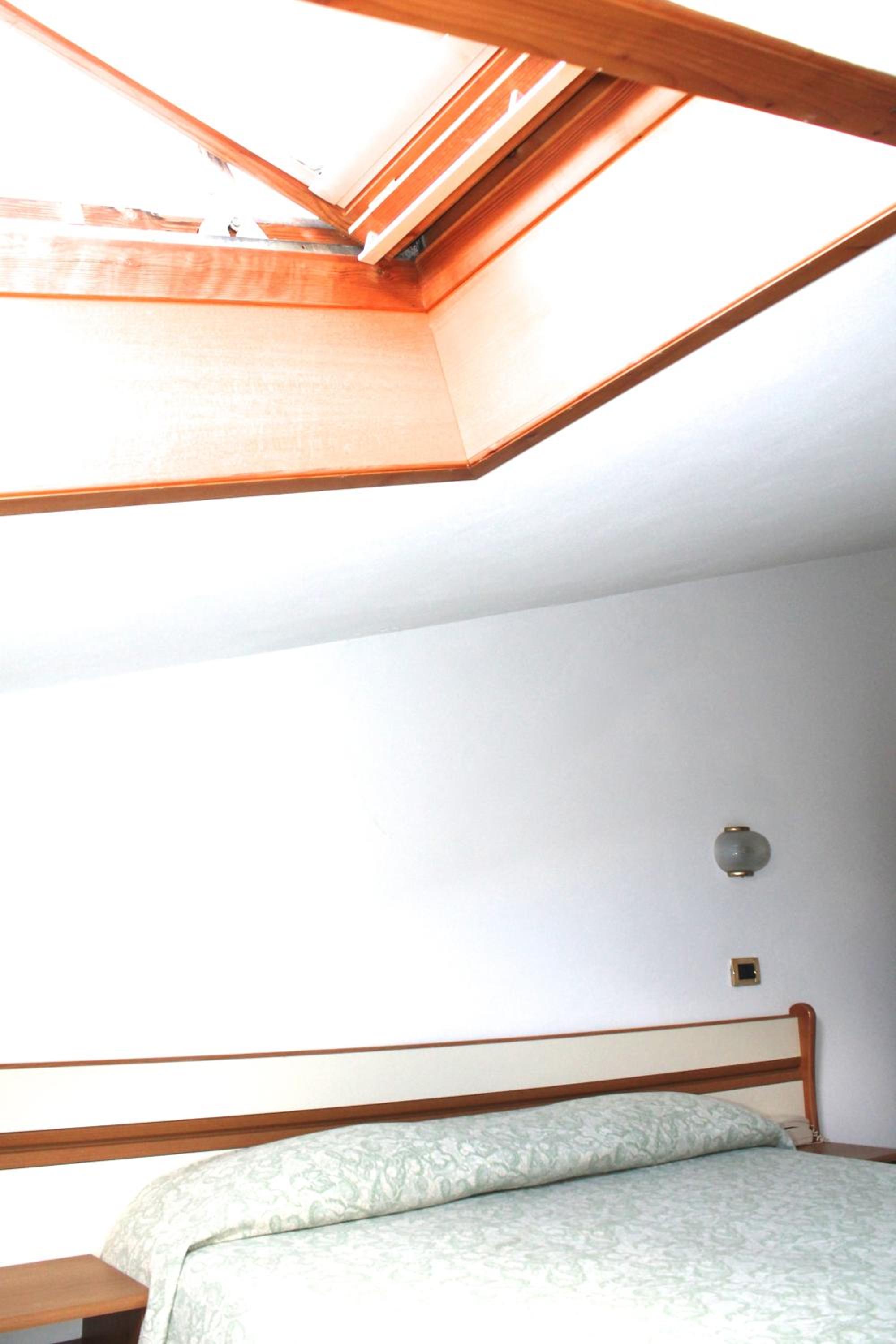 Economy Double Room - Photo 13