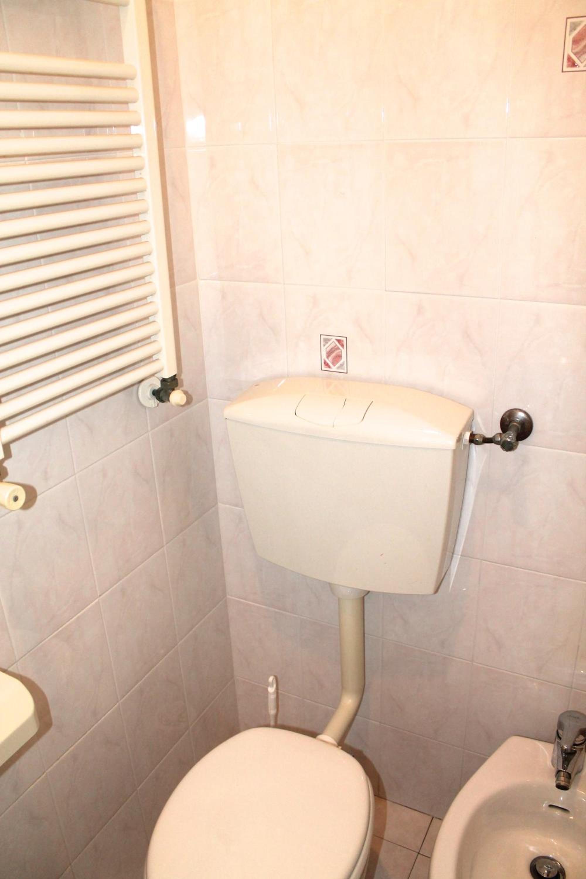 Economy Double Room - Photo 20