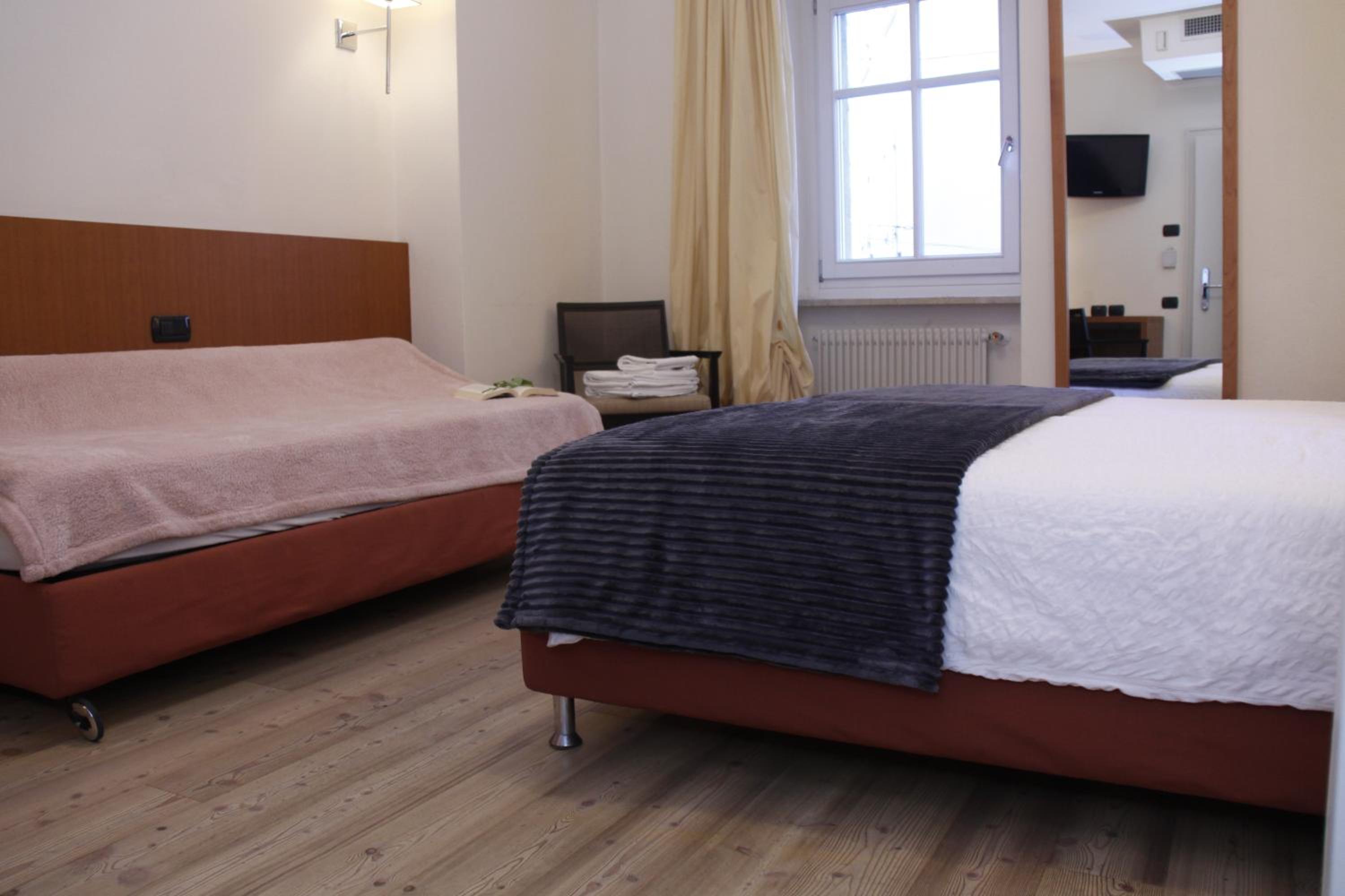 Classic Triple Room photo 1