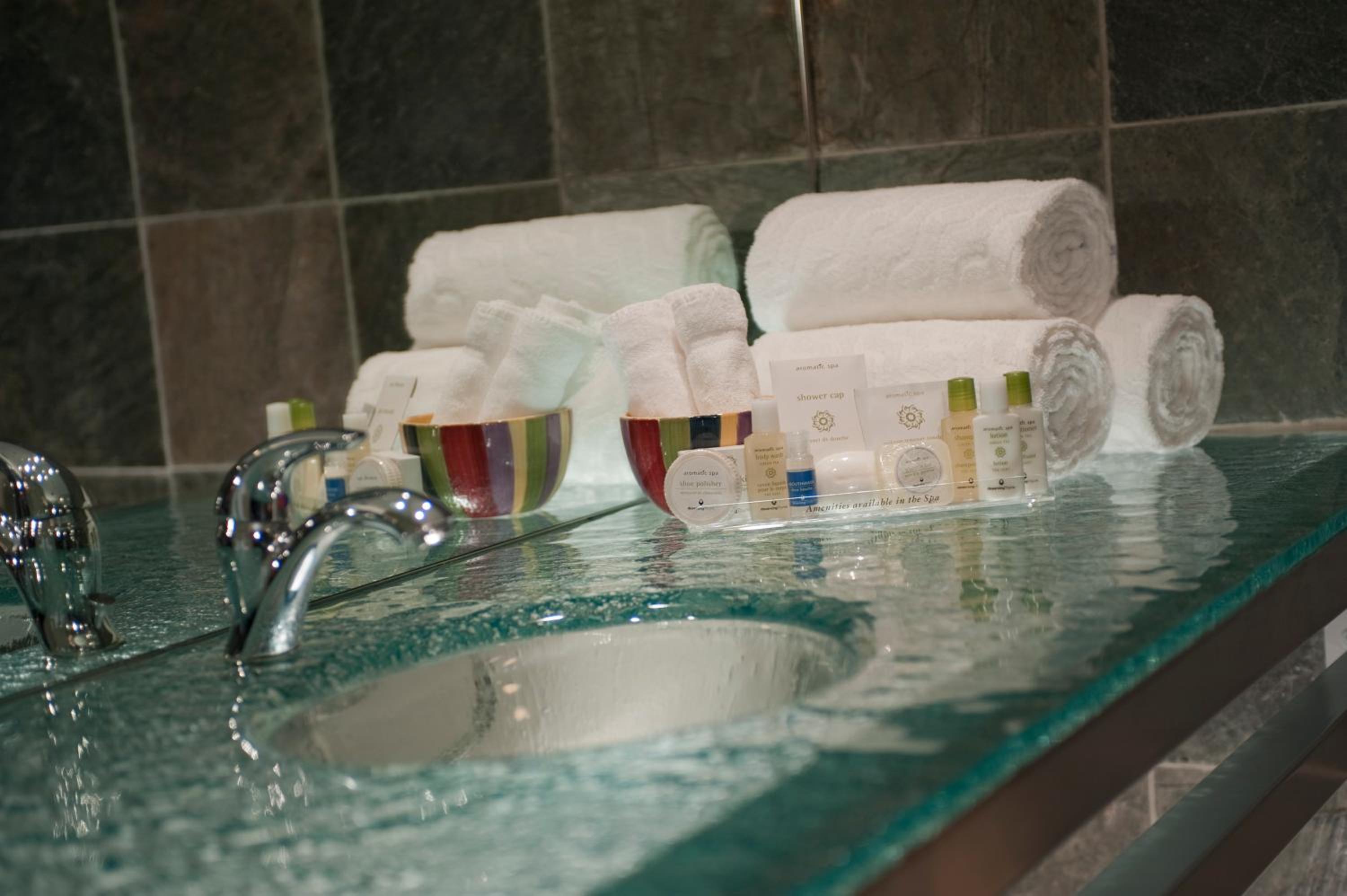 Deluxe King Room - Photo 4
