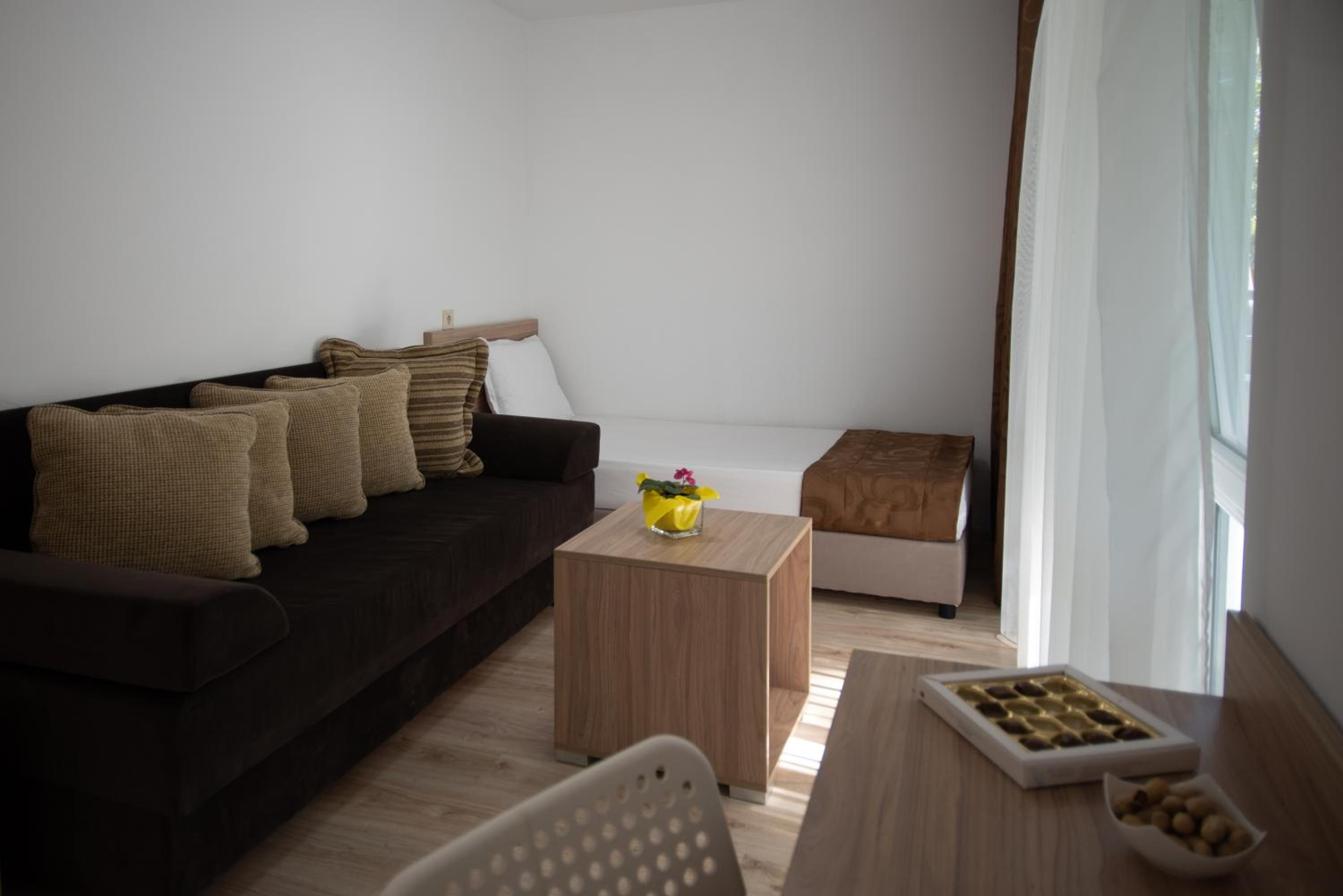Family Room photo 3