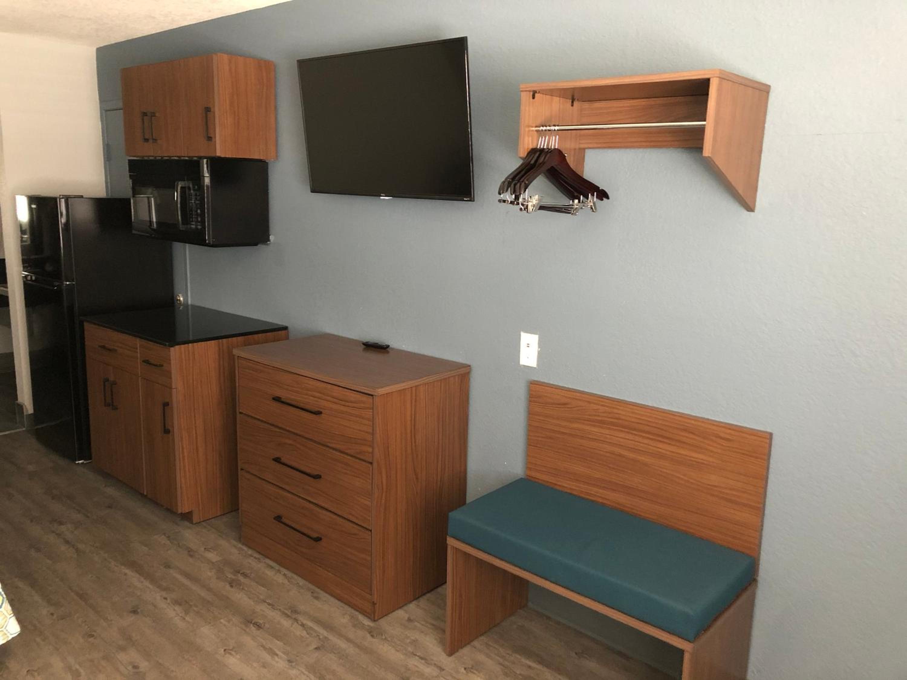  Studio King Room Non-Smoking - Photo 3