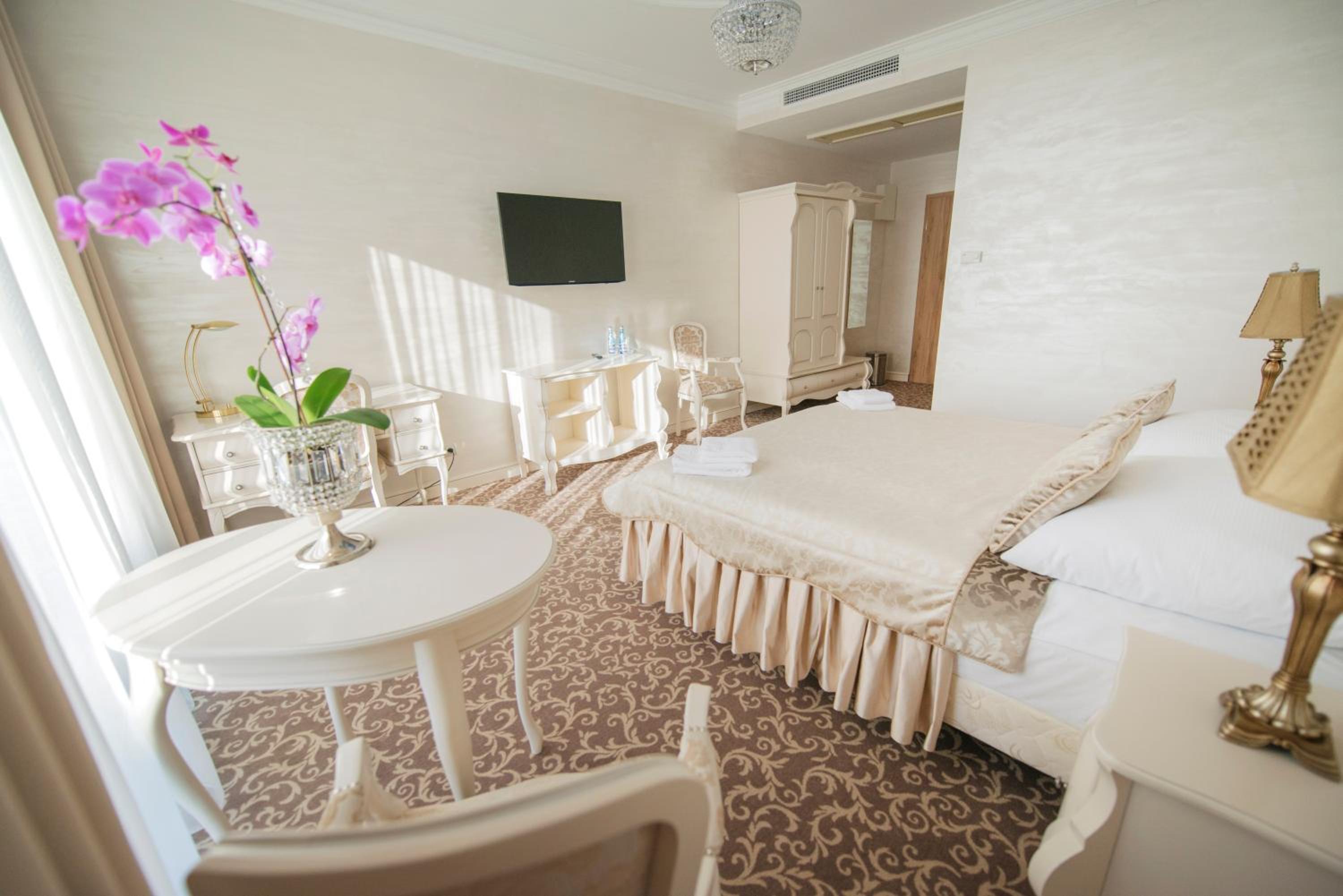 Superior Double or Twin Room photo 2