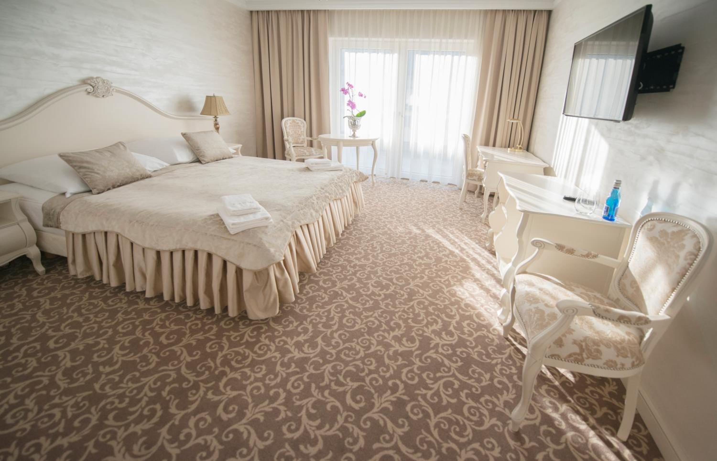 Superior Double or Twin Room photo 3