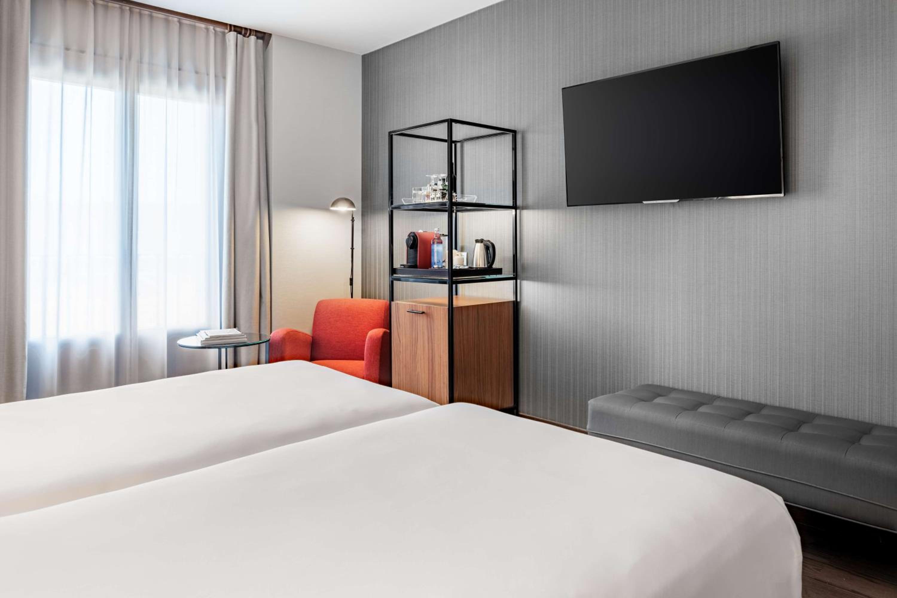 Superior Double or Twin Room - Photo 7