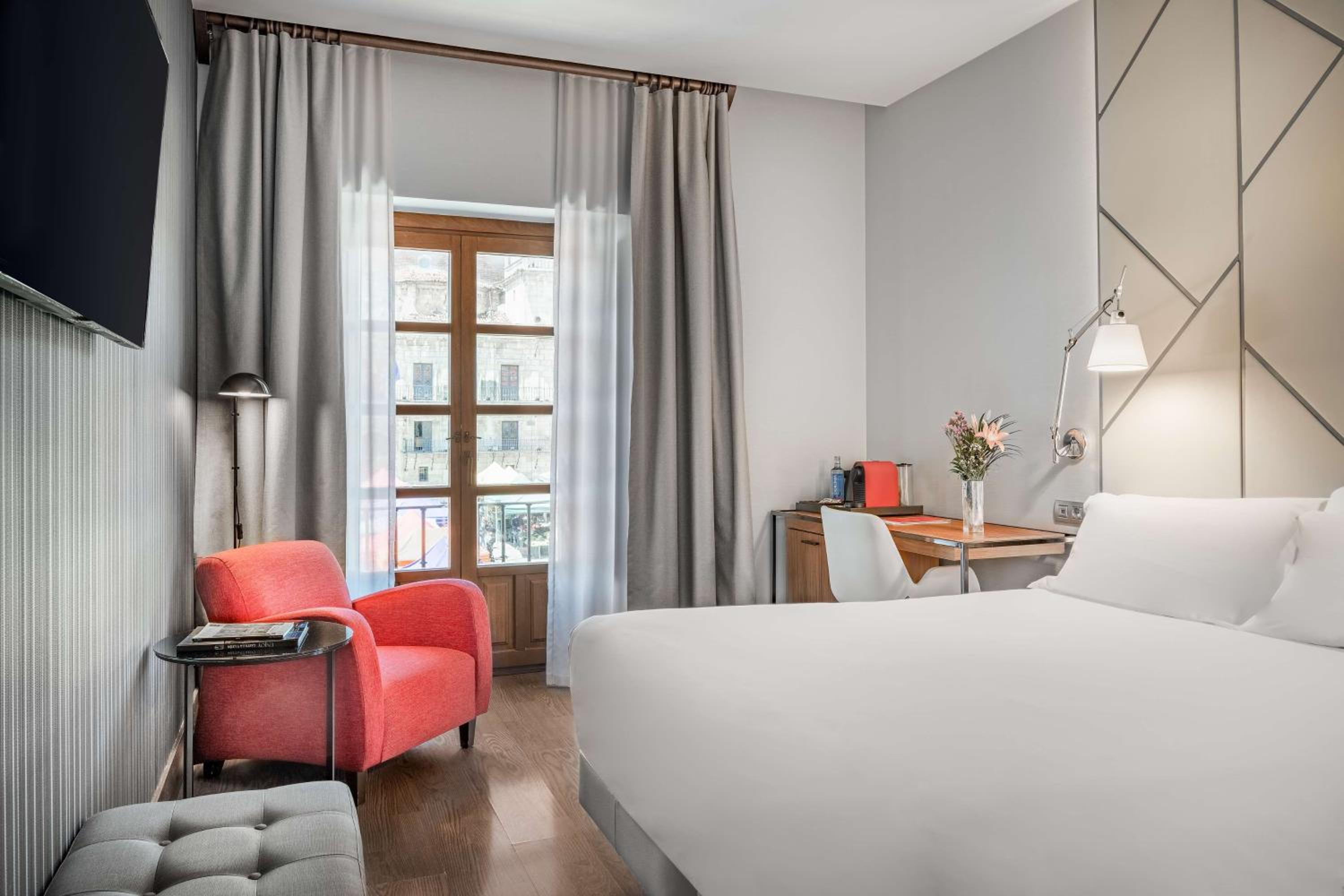 Superior Double or Twin Room with View - Photo 1