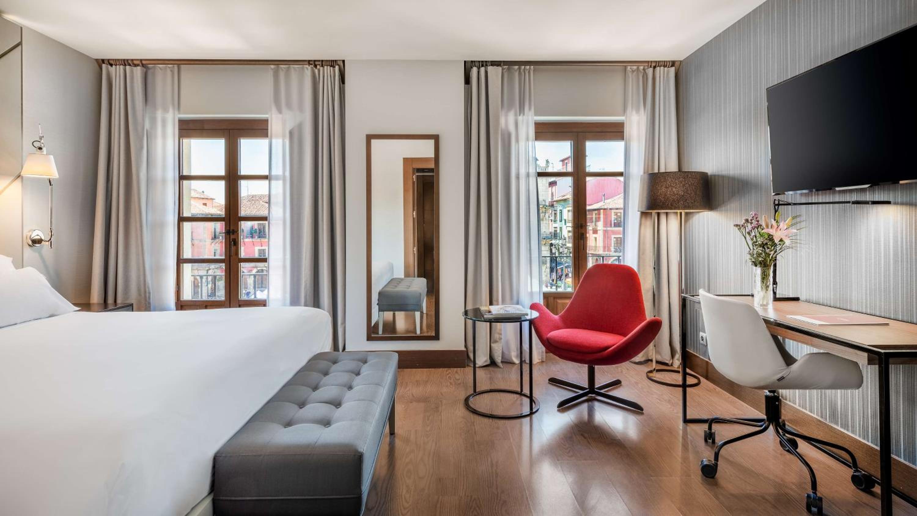 Premium Room with View - Photo 2