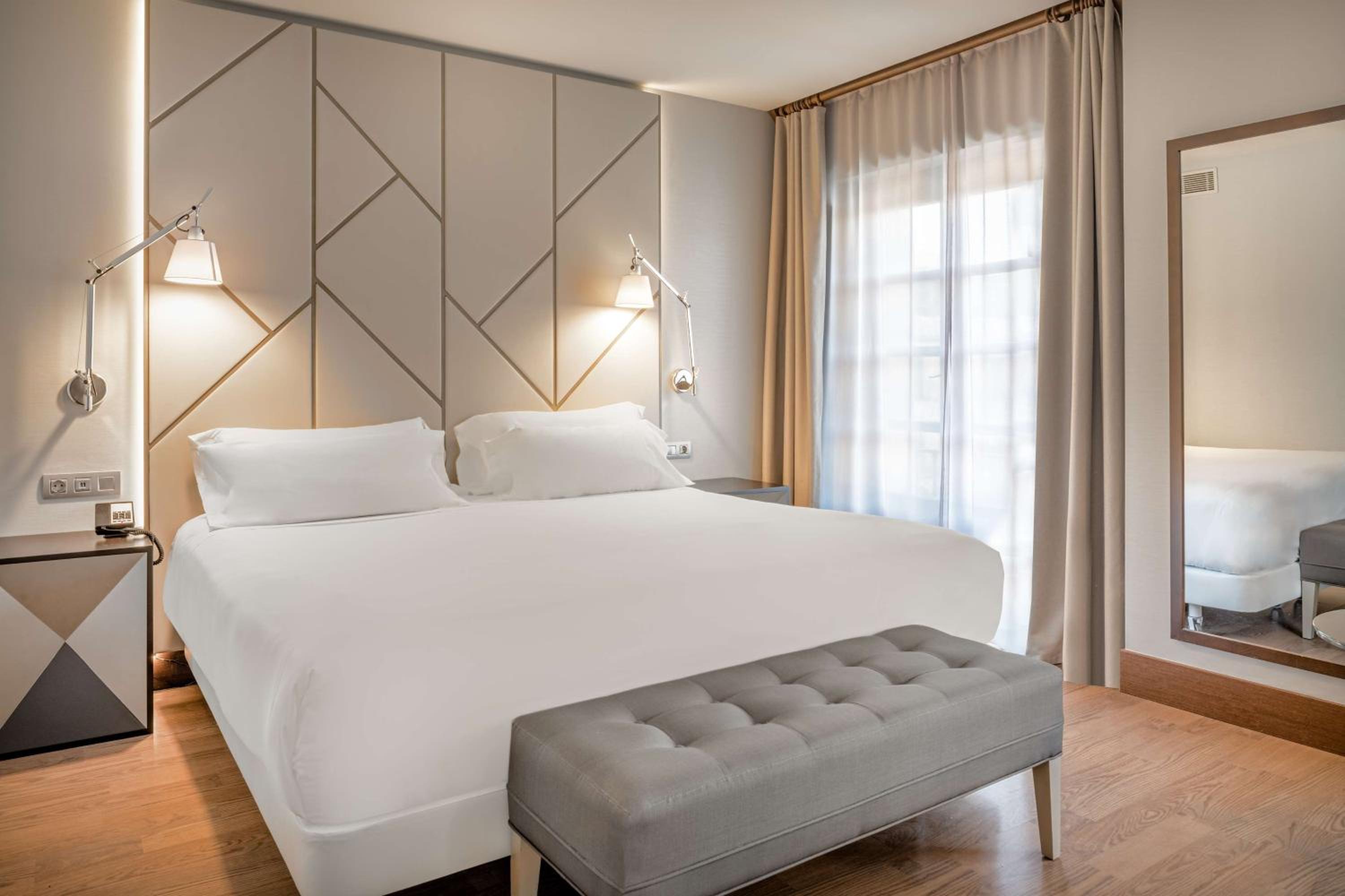 Premium Room with View - Photo 1