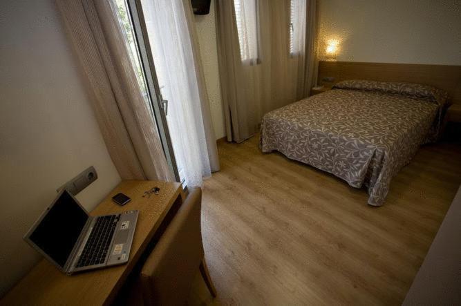 Double or Twin Room - Photo 14