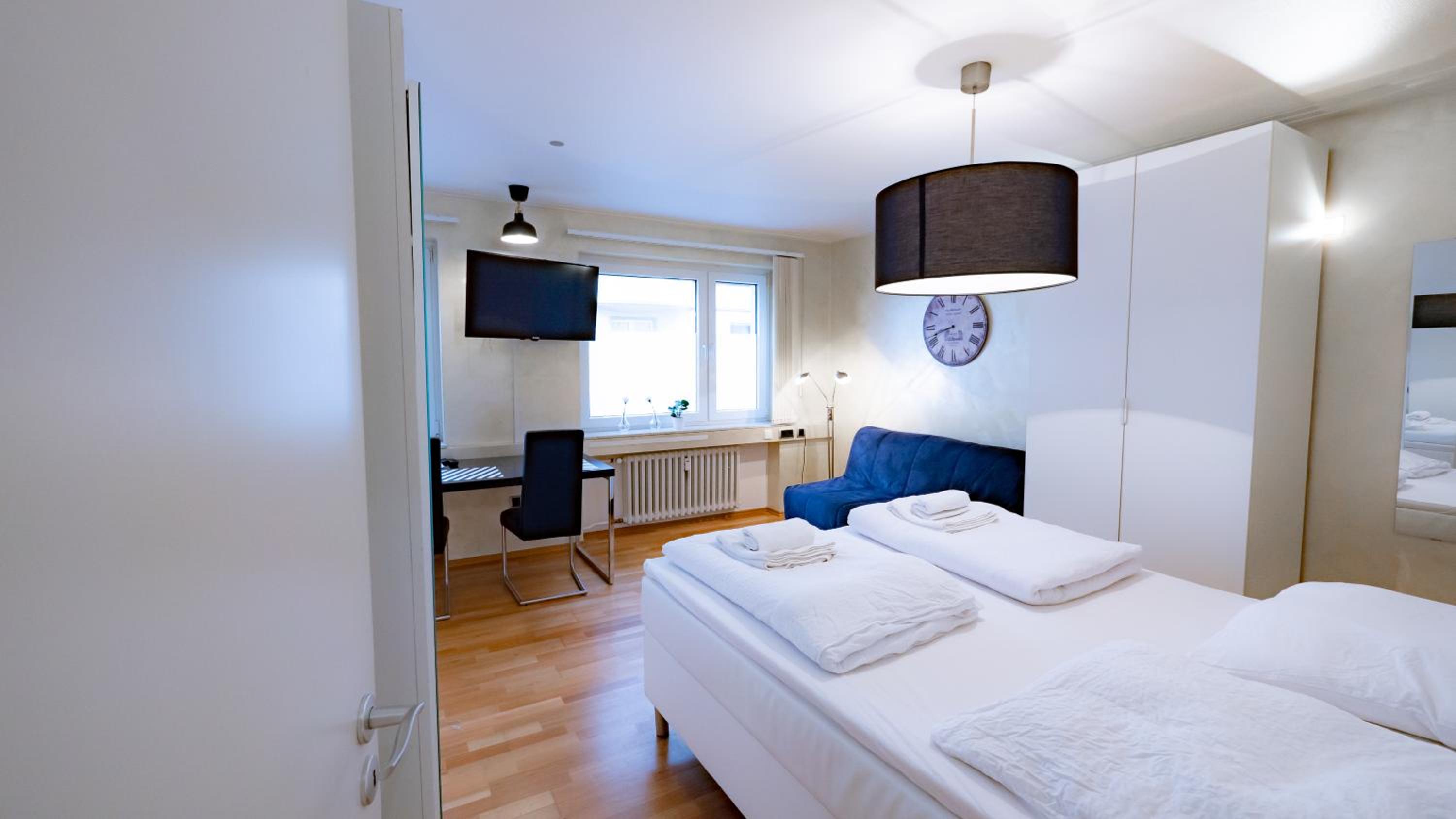 One-Bedroom Apartment photo 1