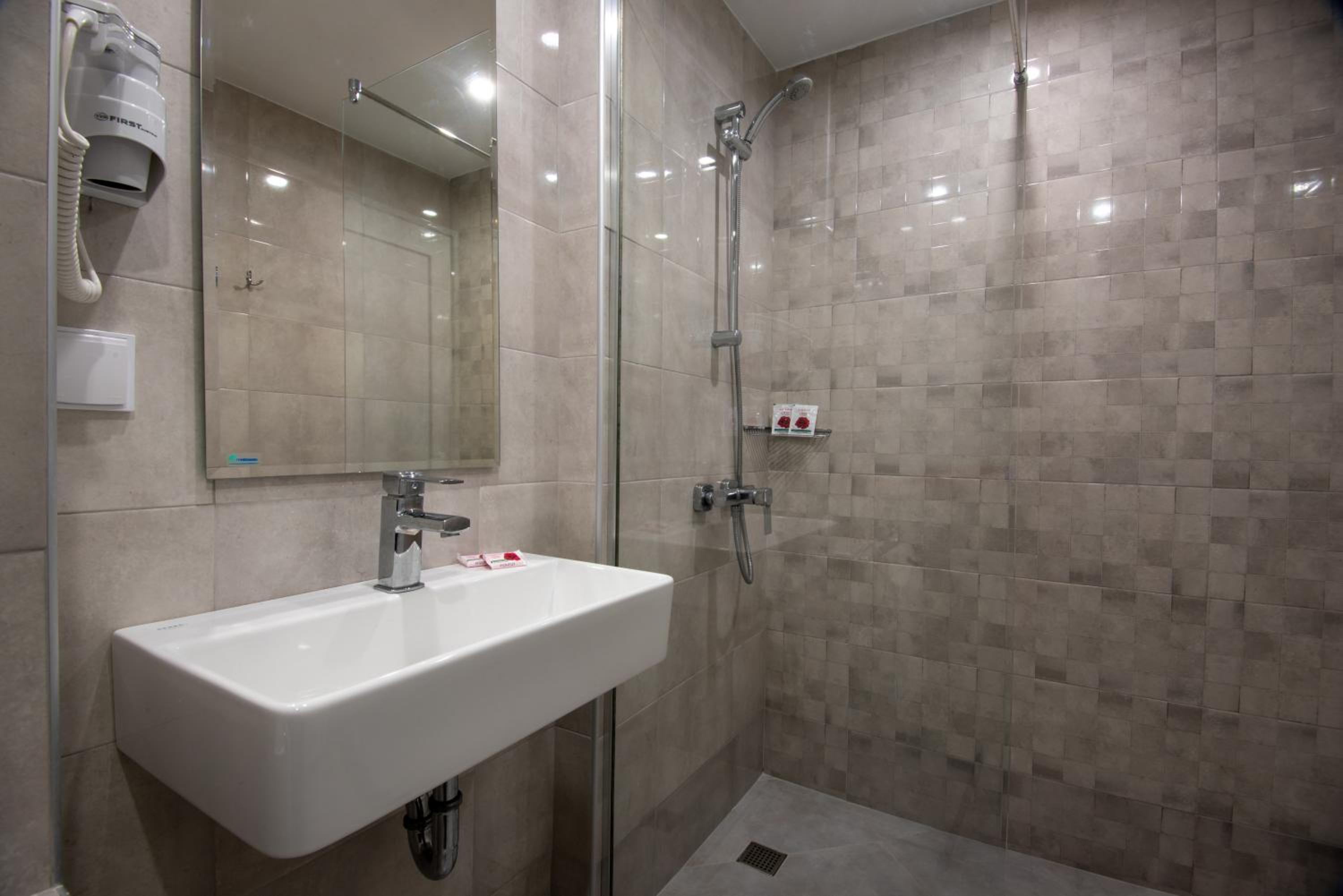 Luxury Double or Twin Room (2 Adults) photo 3