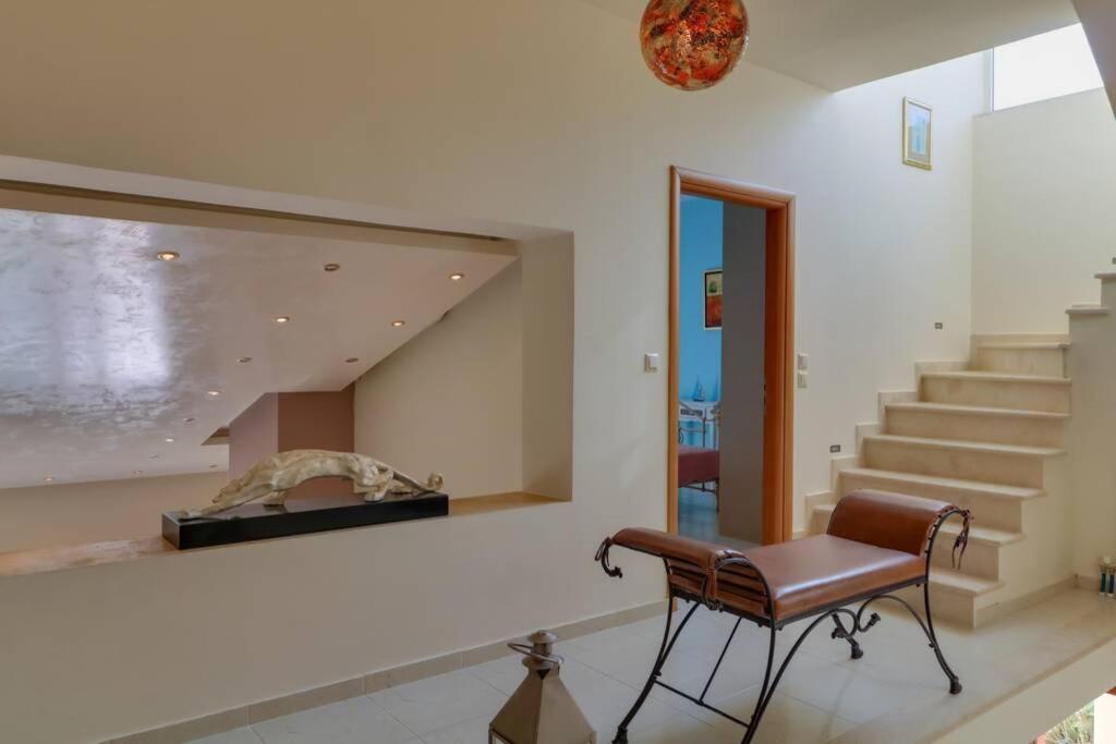 Villa photo 1
