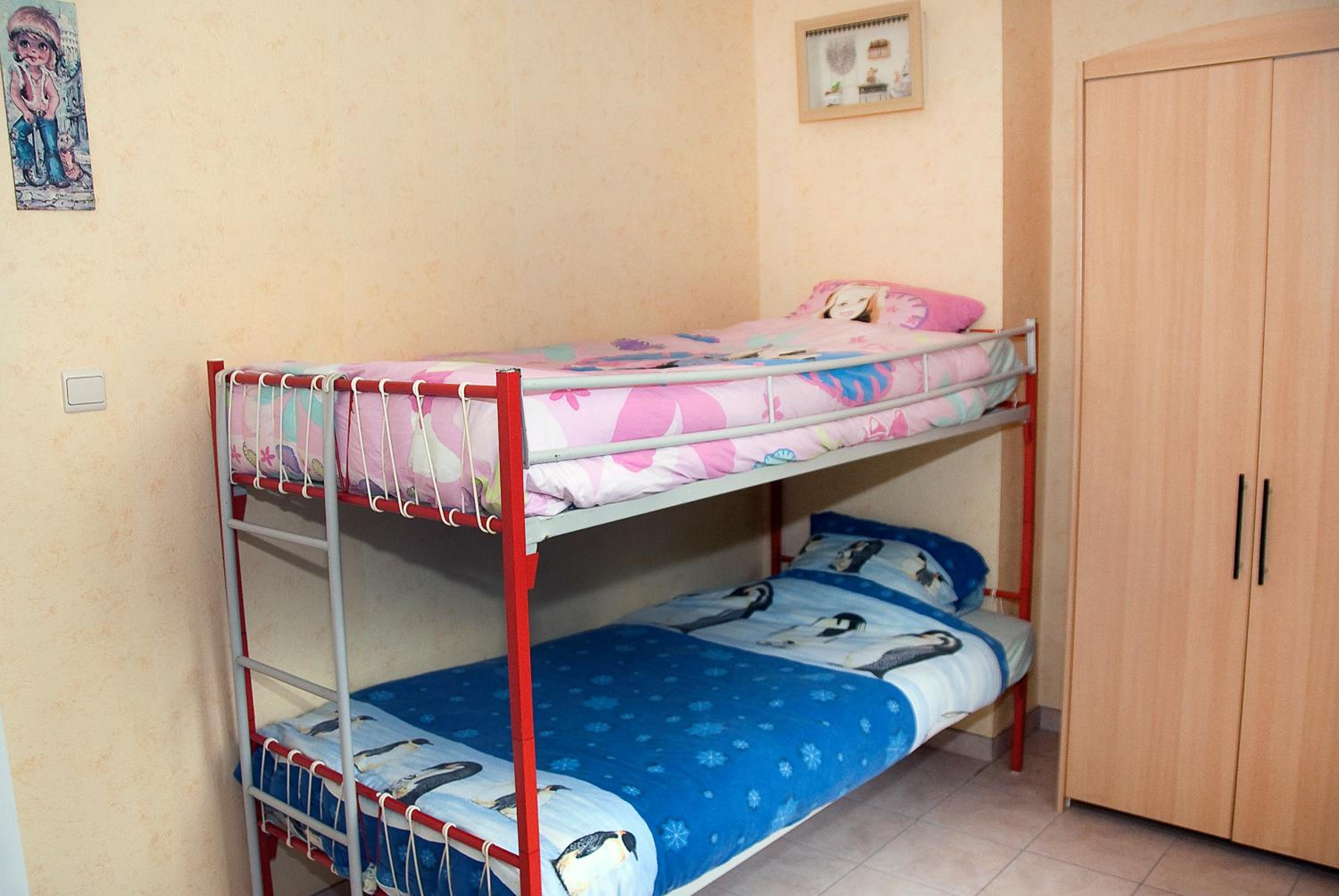 Seven-Bedroom House photo 1