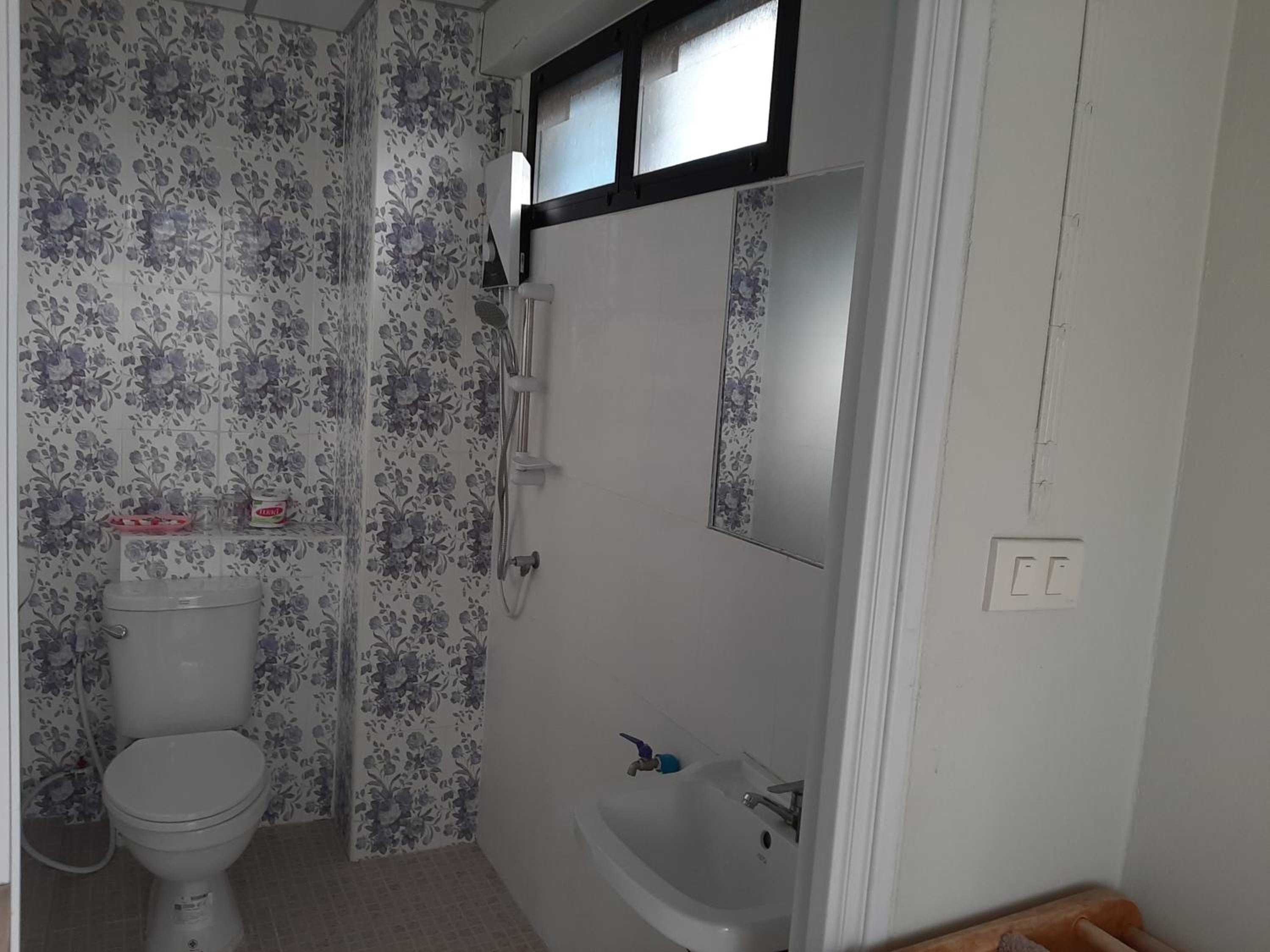Superior Family Room photo 2