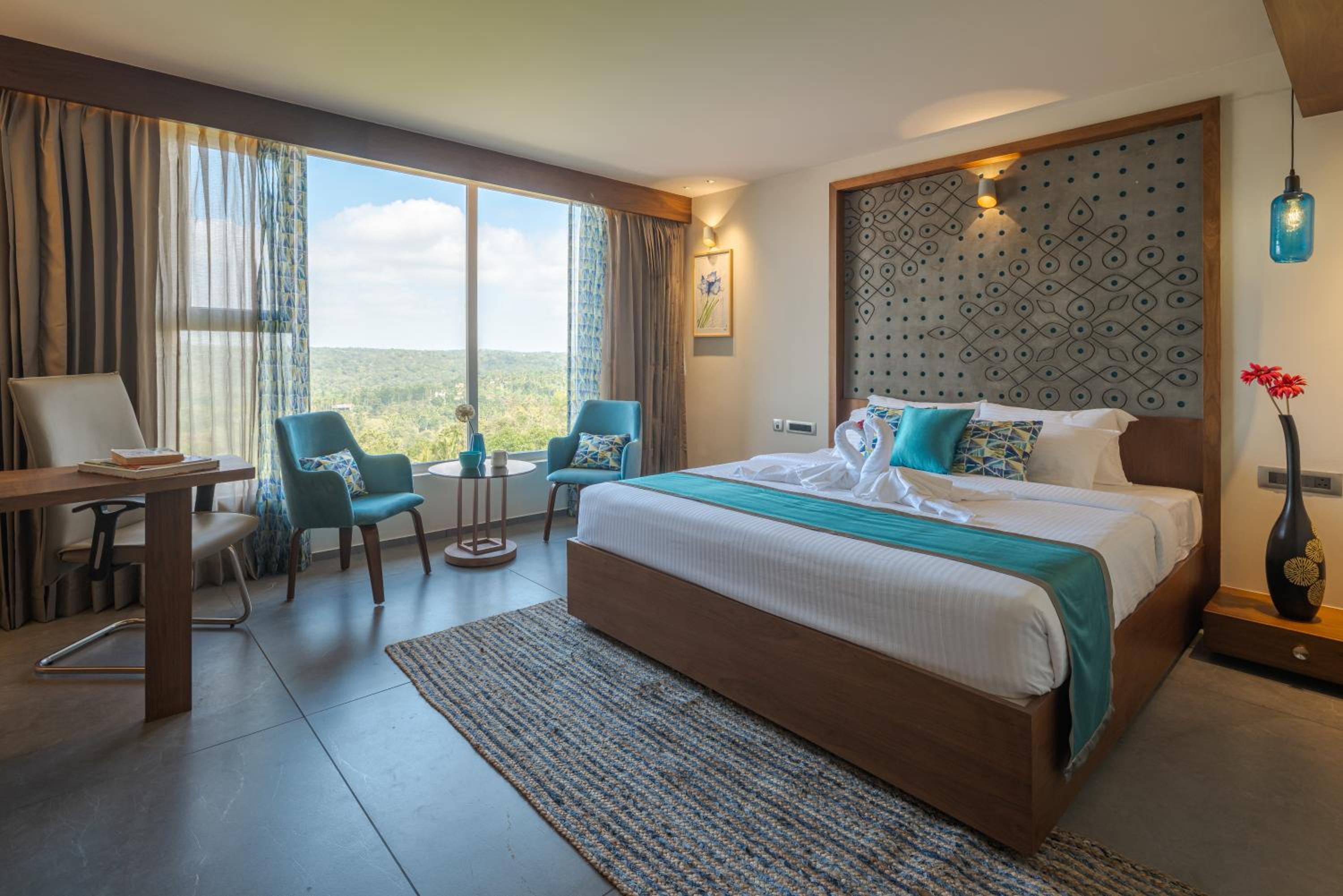 Deluxe King Room - Photo 1