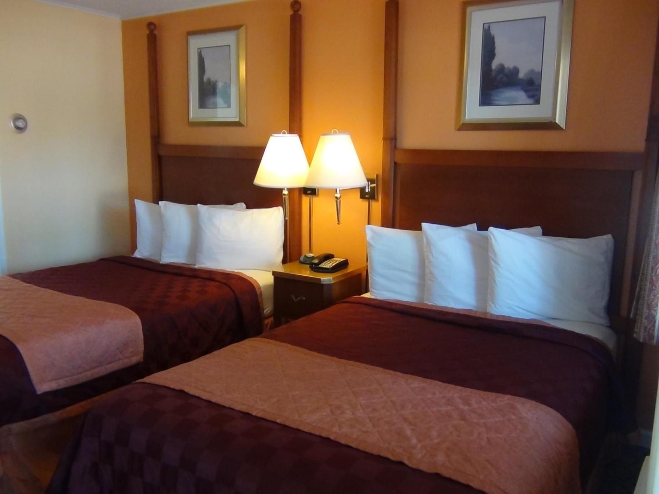 Double Room with Two Double Beds - Non-Smoking - Photo 2