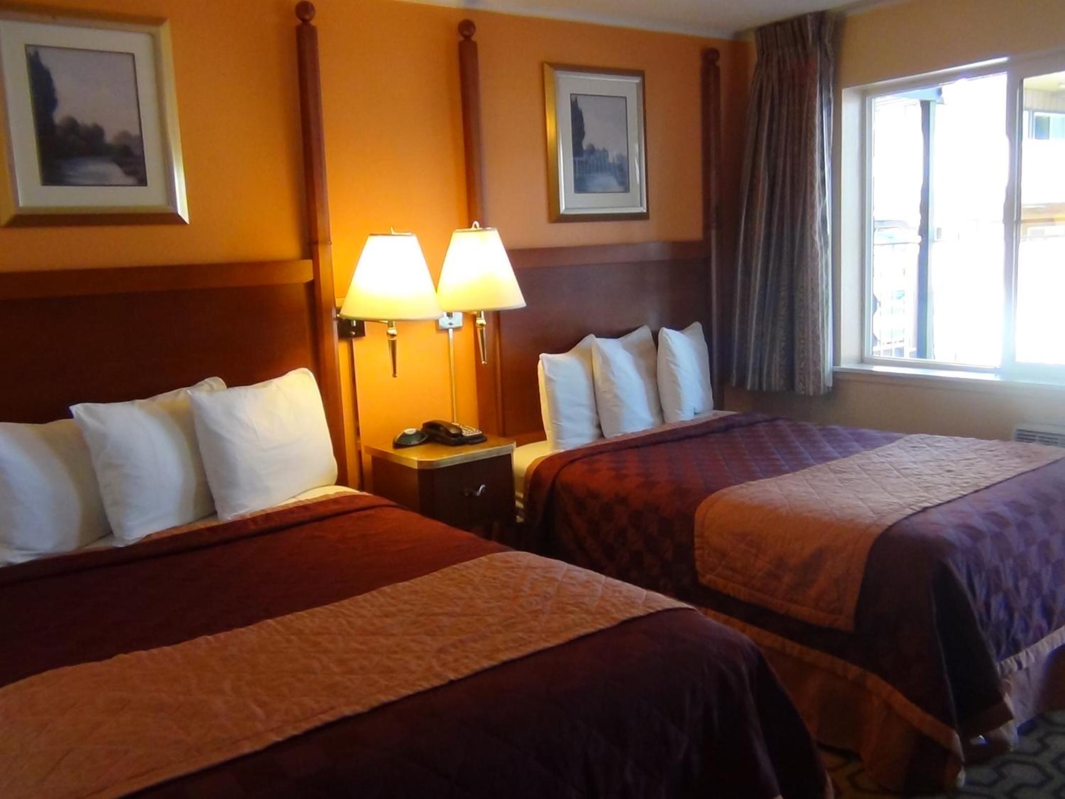 Double Room with Two Double Beds - Non-Smoking - Photo 4
