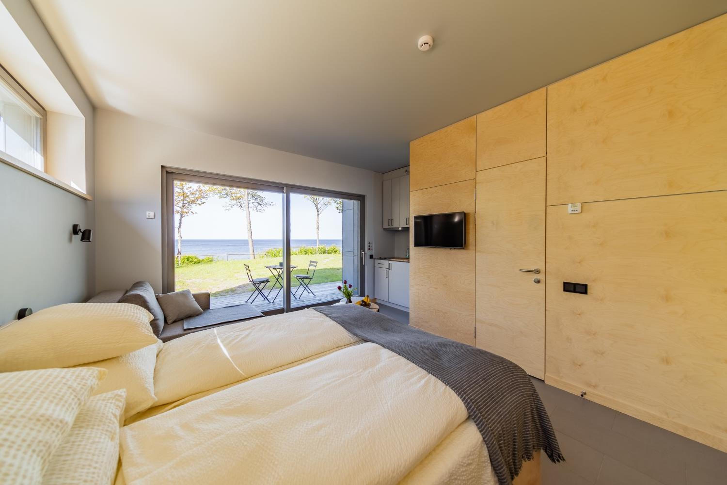 Studio Apartment with Sea View photo 3