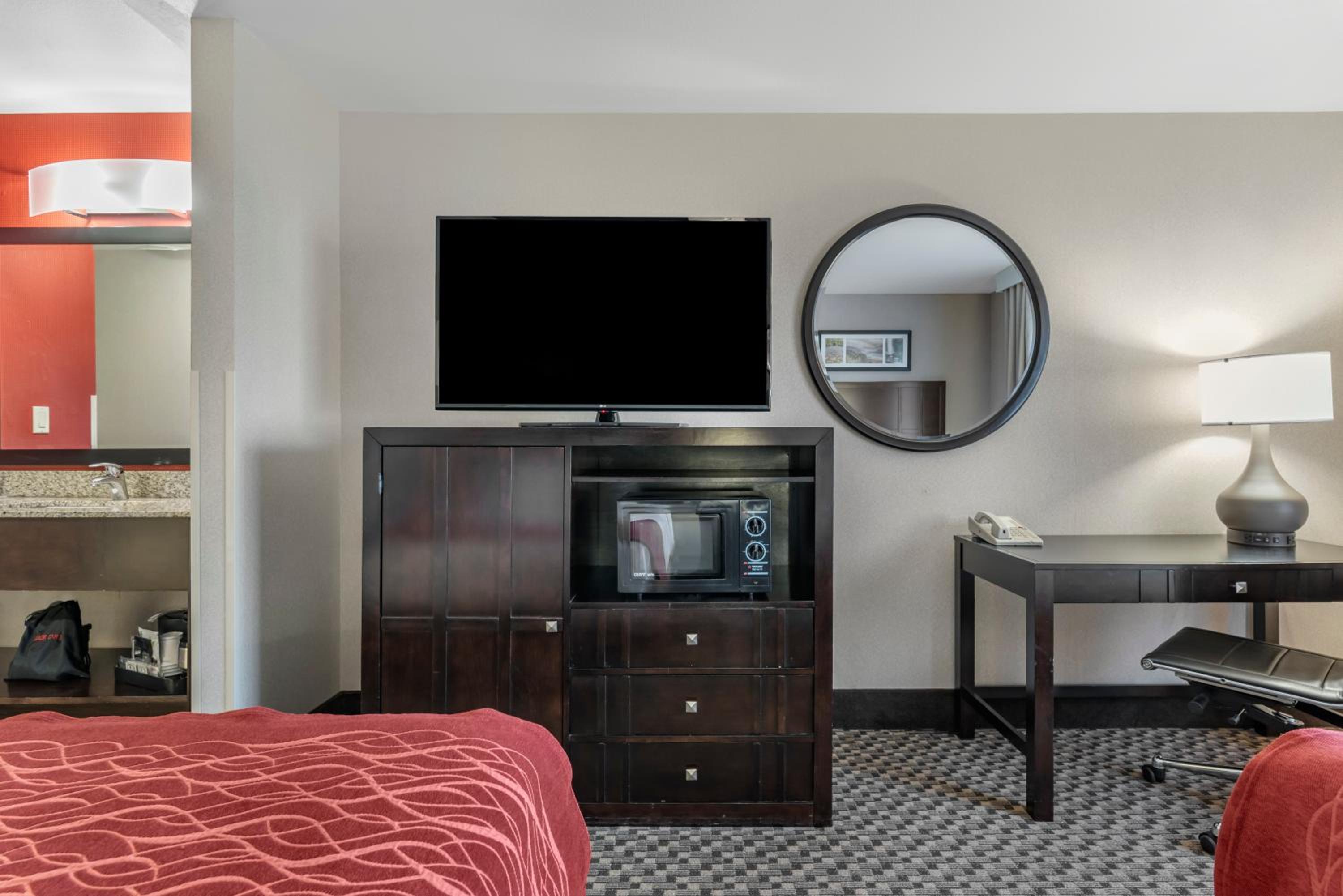 Double Room with Two Double Beds - Non-Smoking - Photo 4