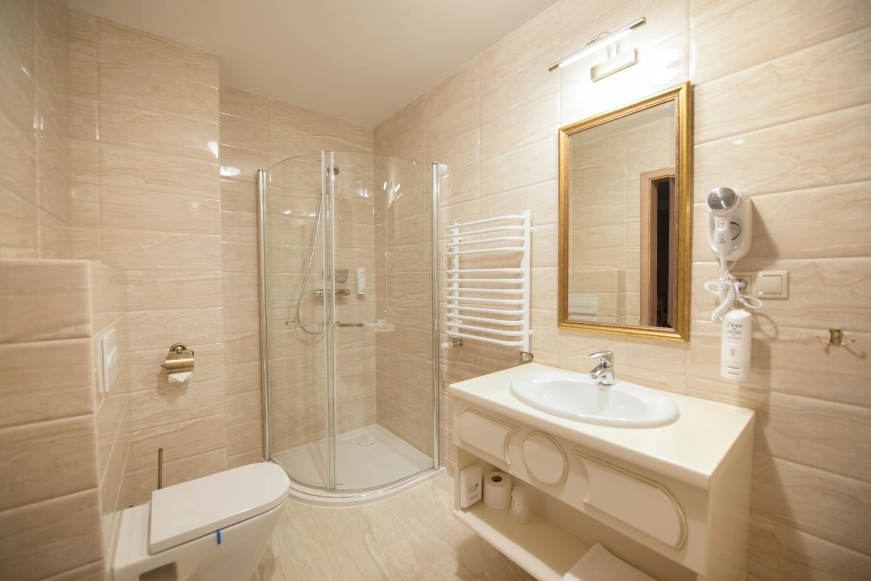 One-Bedroom Suite photo 3