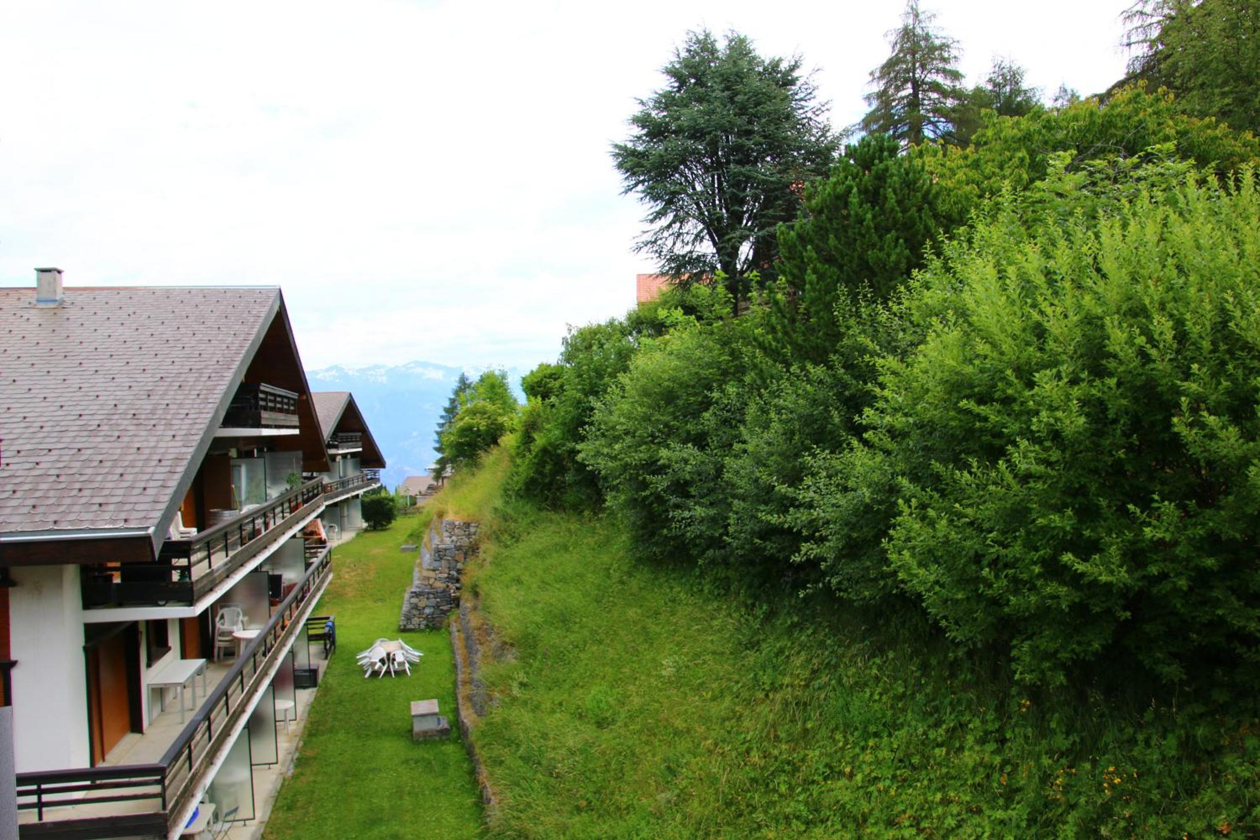 Apartment With Mountain View photo 3