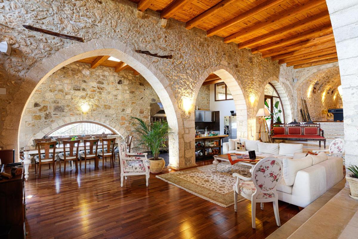 Villa with Private Pool photo 3