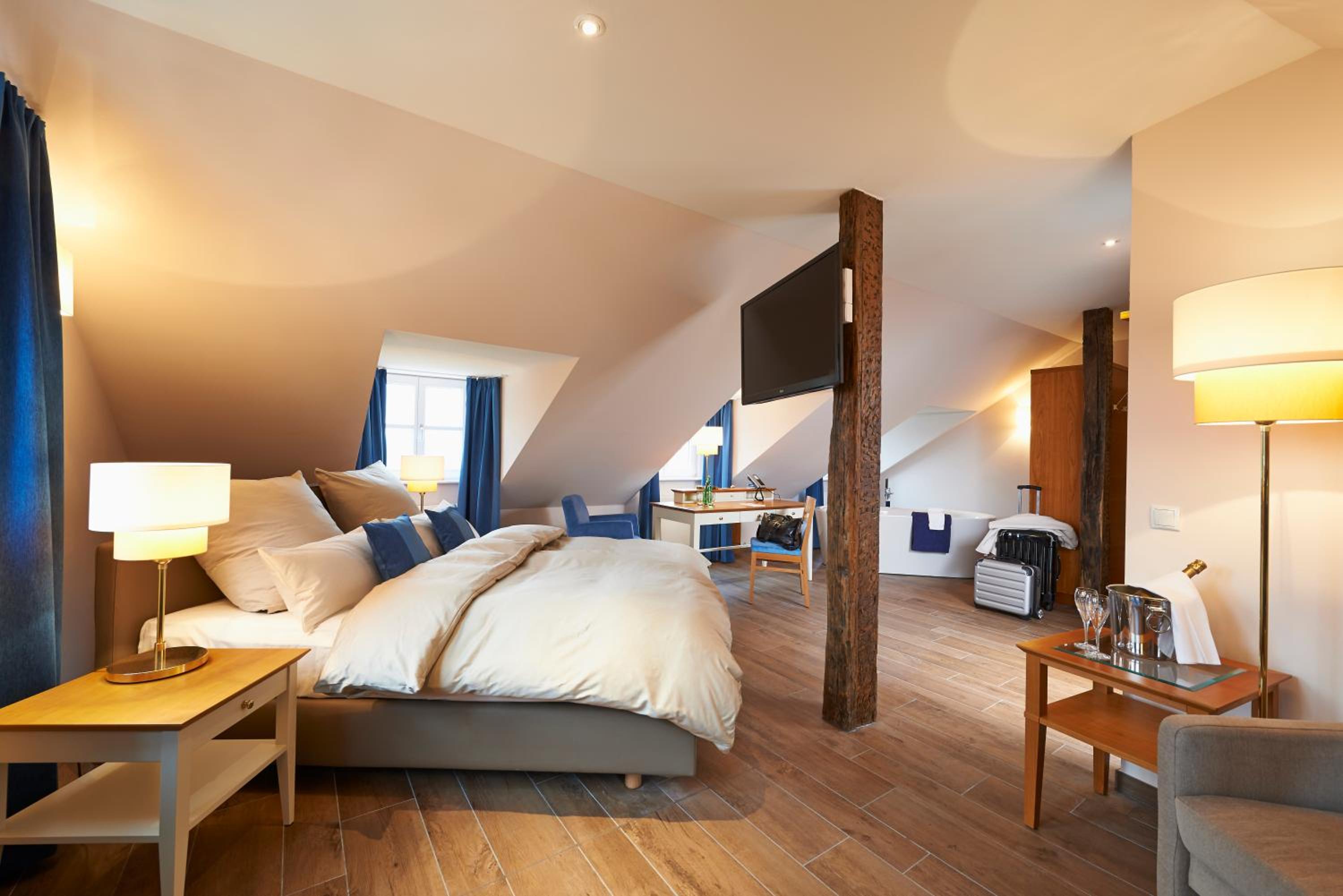 Deluxe Suite With River View photo 3