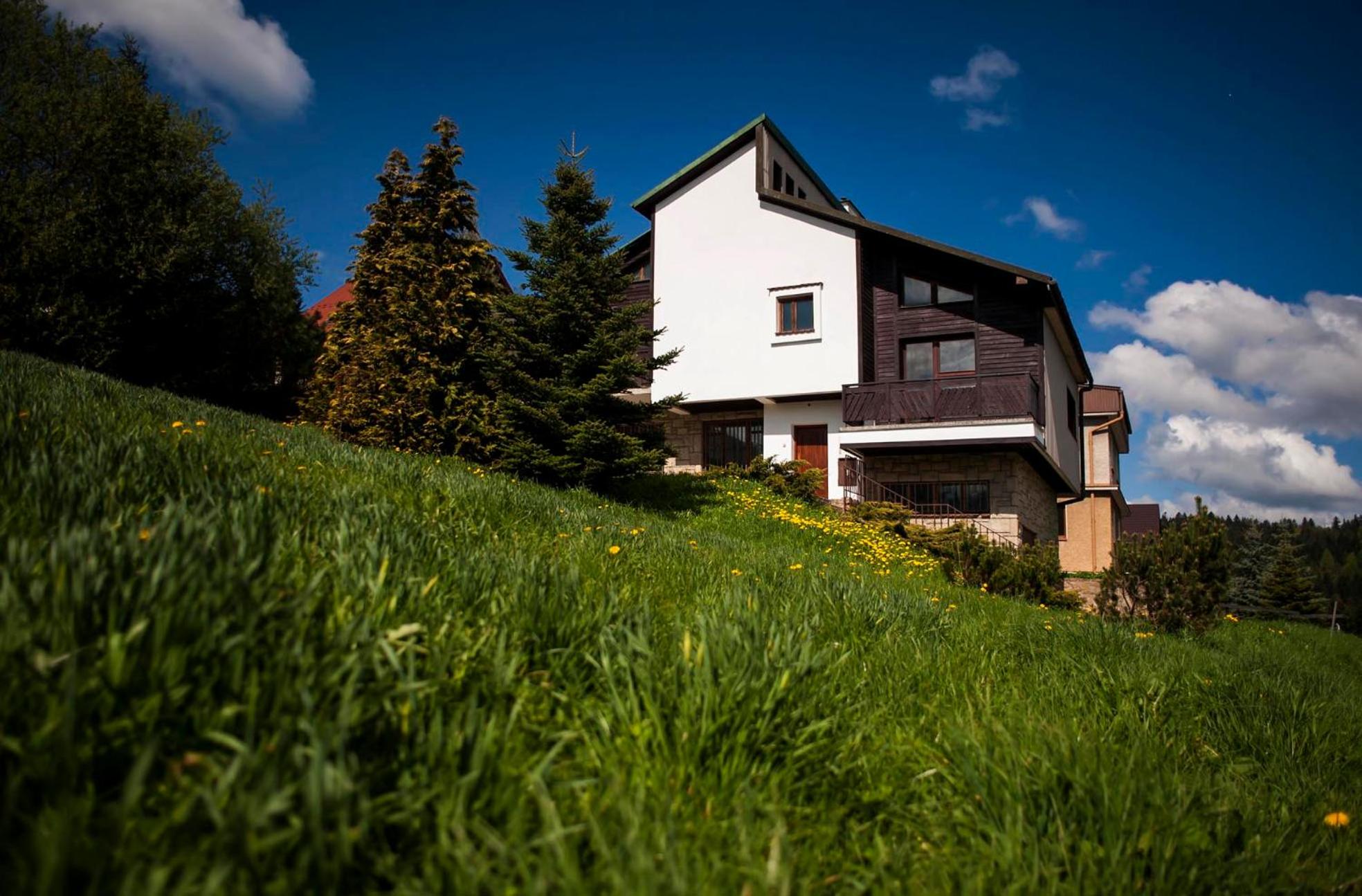Villa photo 1