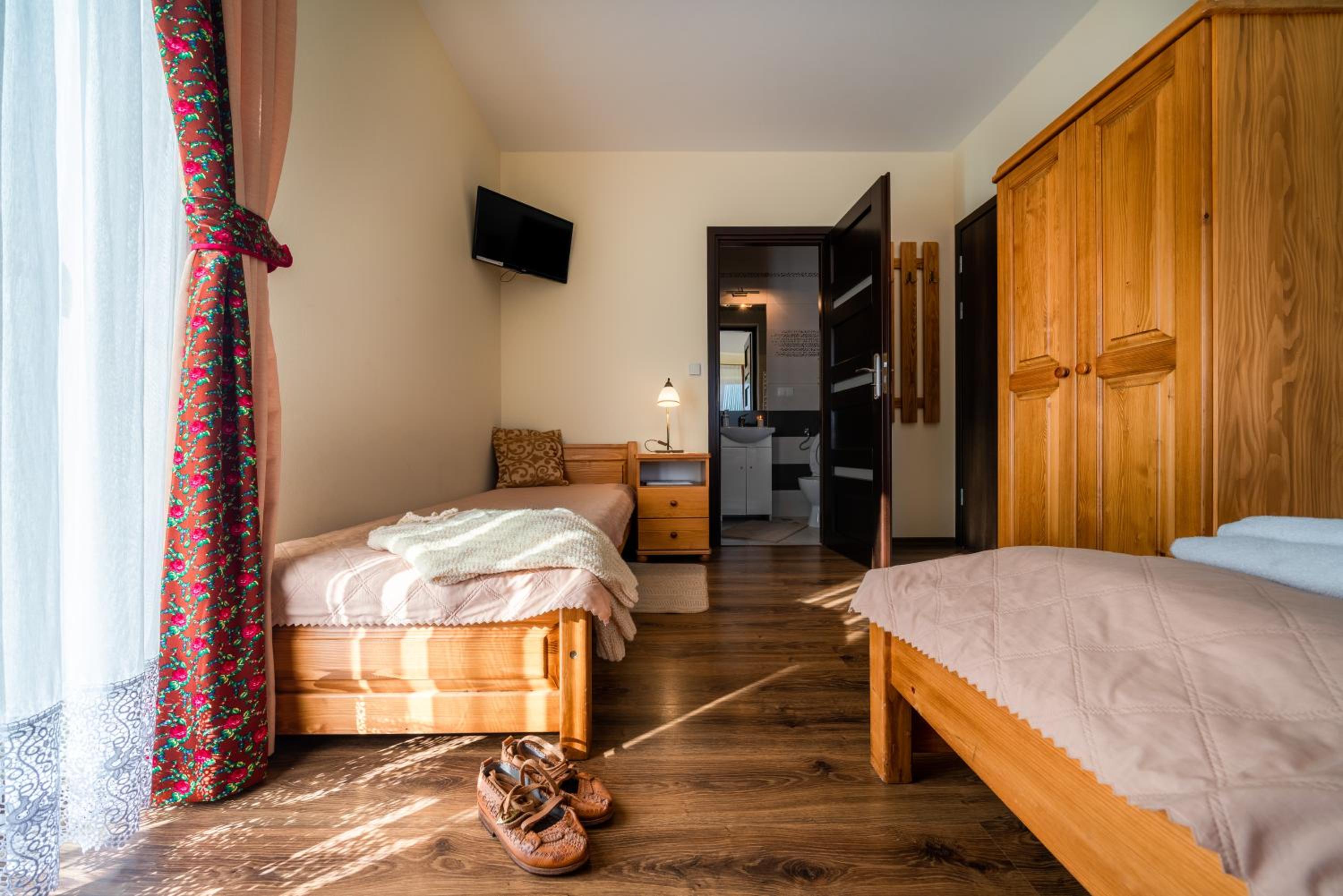 Basic Triple Room photo 1
