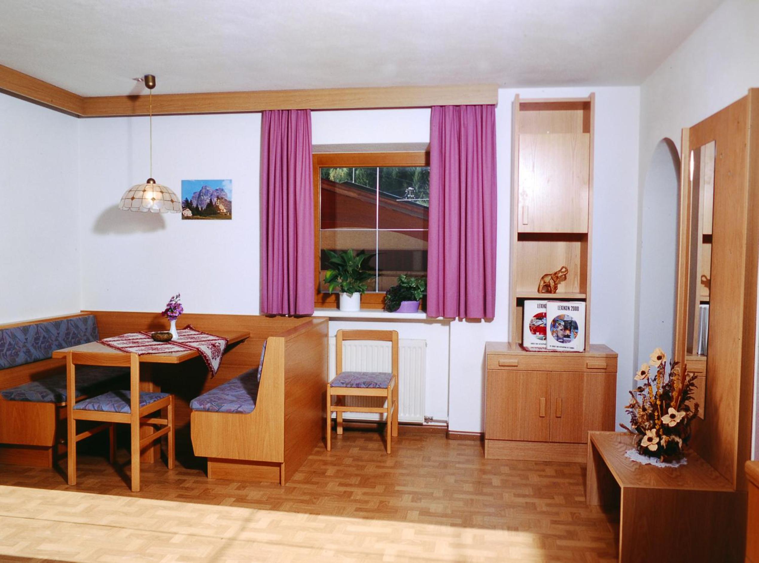 Apartment with Mountain View