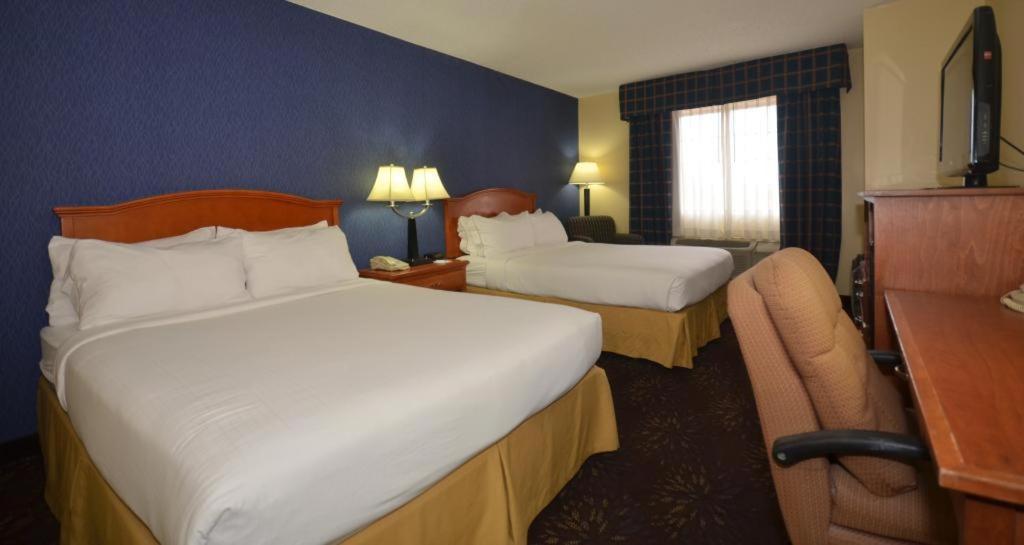 Double Room with Two Double Beds - Non-Smoking - Photo 3