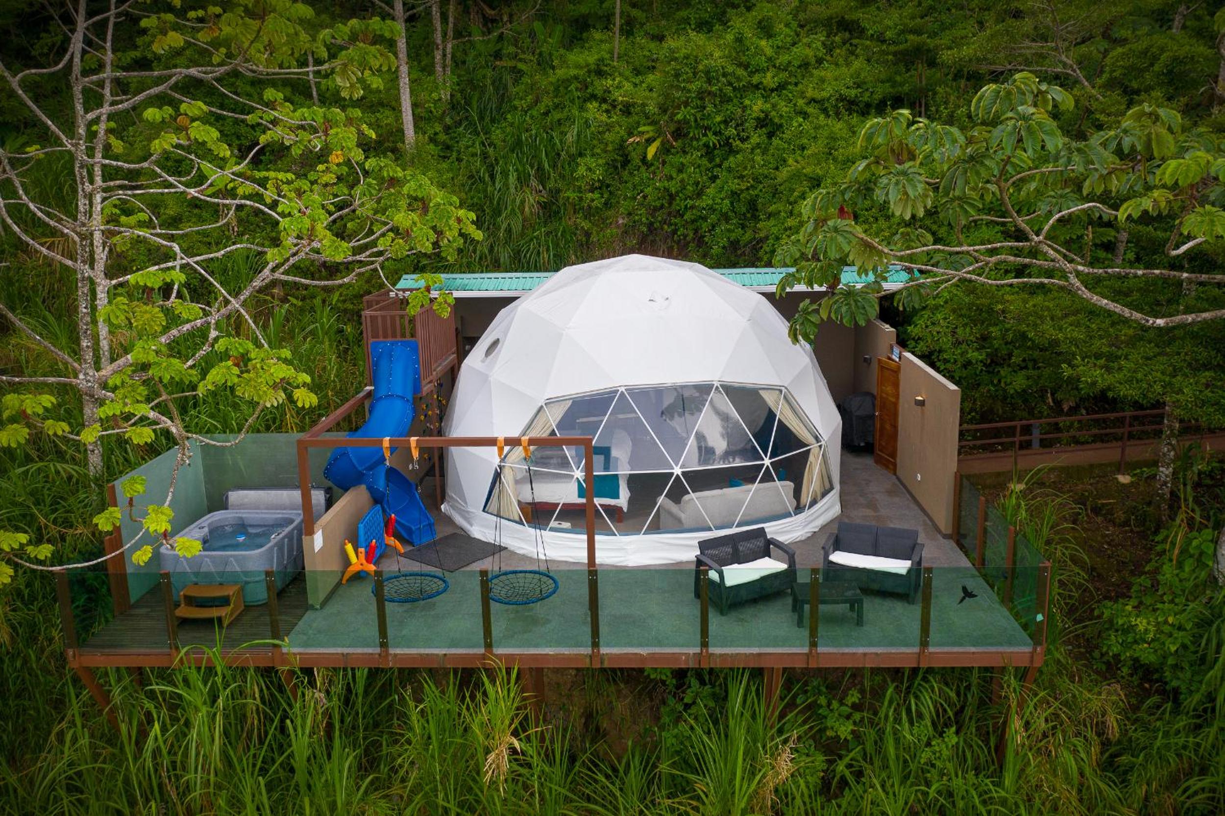 Family Deluxe Tent, Hot Tub photo 2