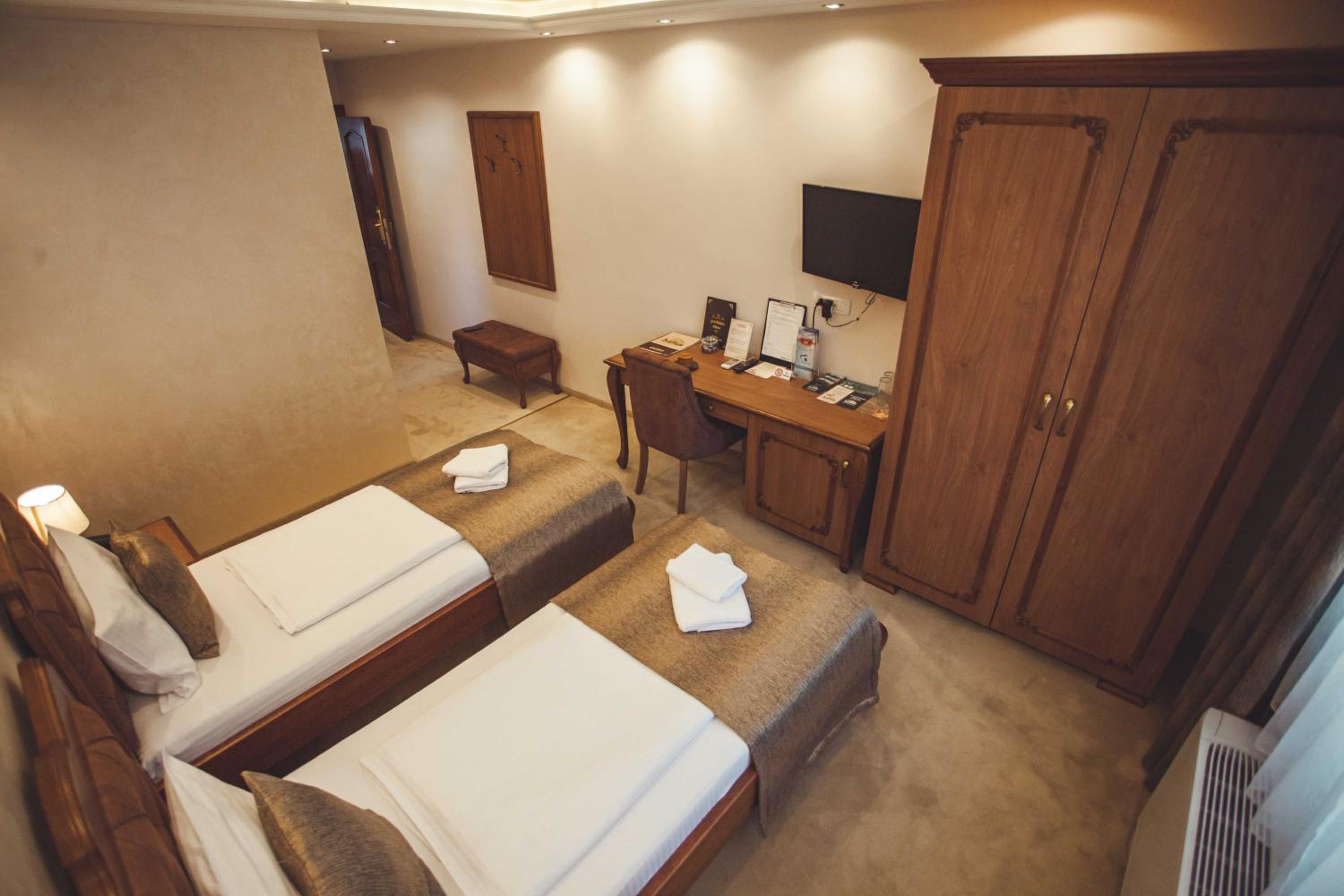 Superior Twin Room - Photo 17