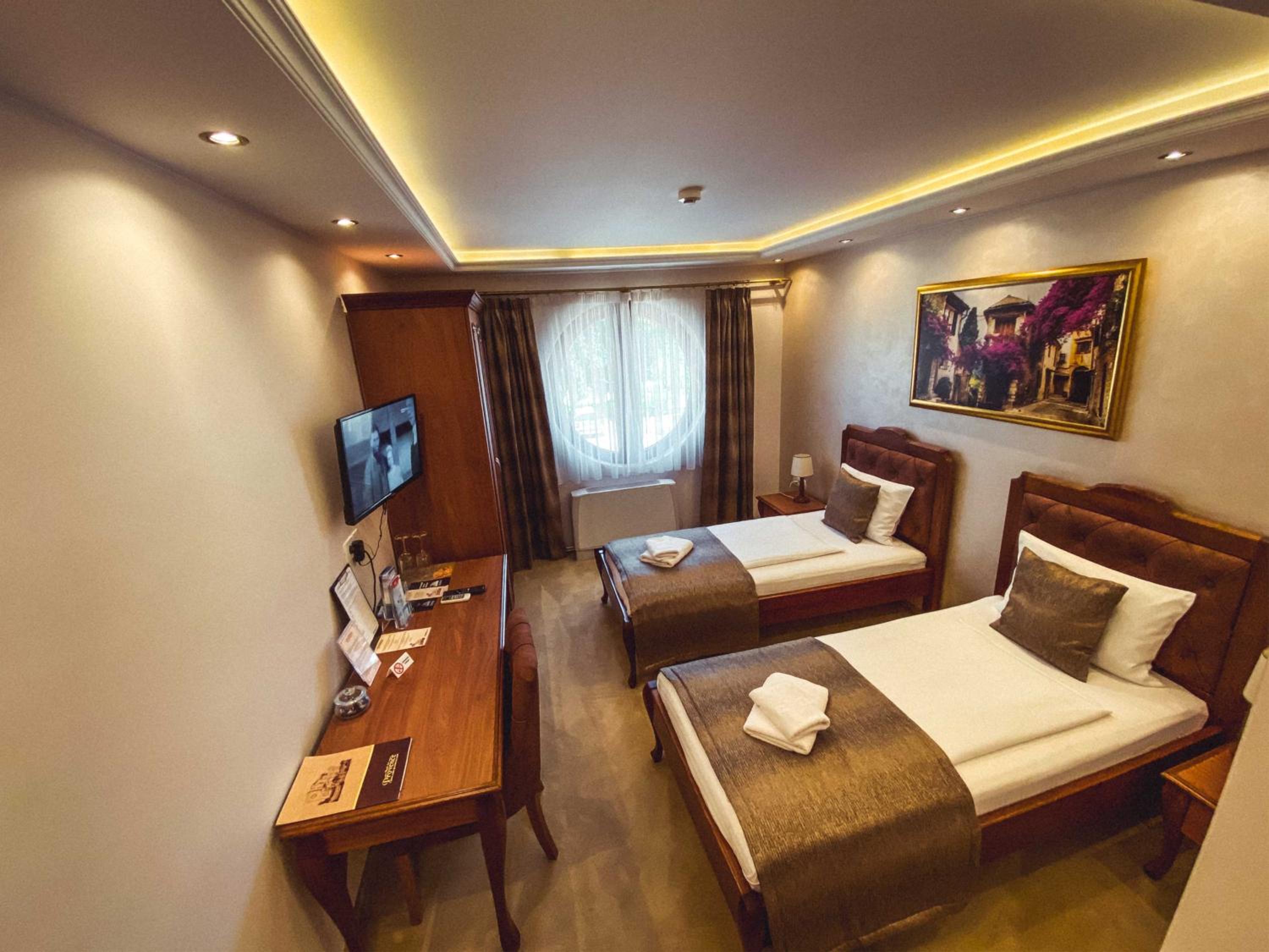 Superior Twin Room - Photo 10