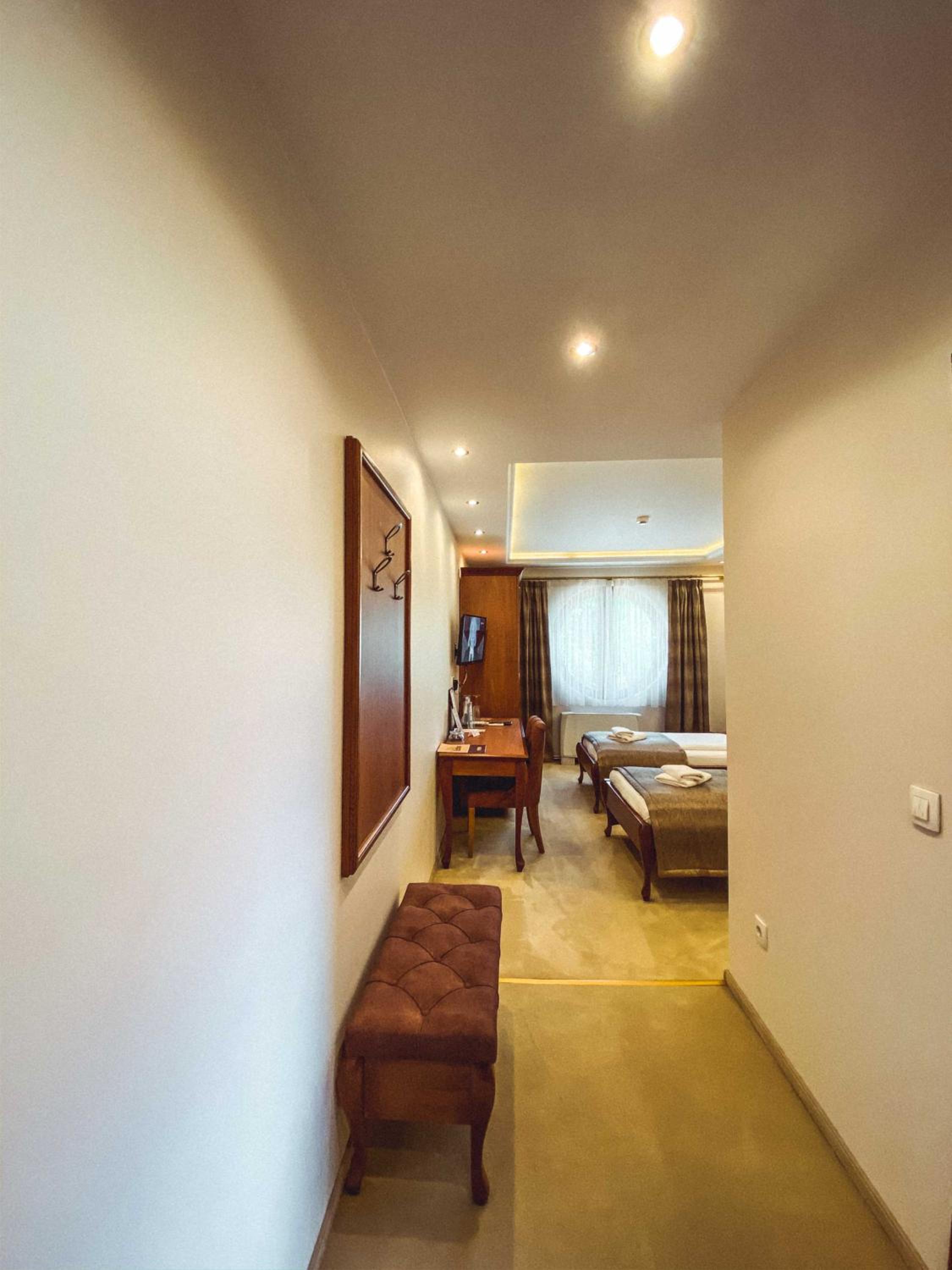 Superior Twin Room - Photo 5