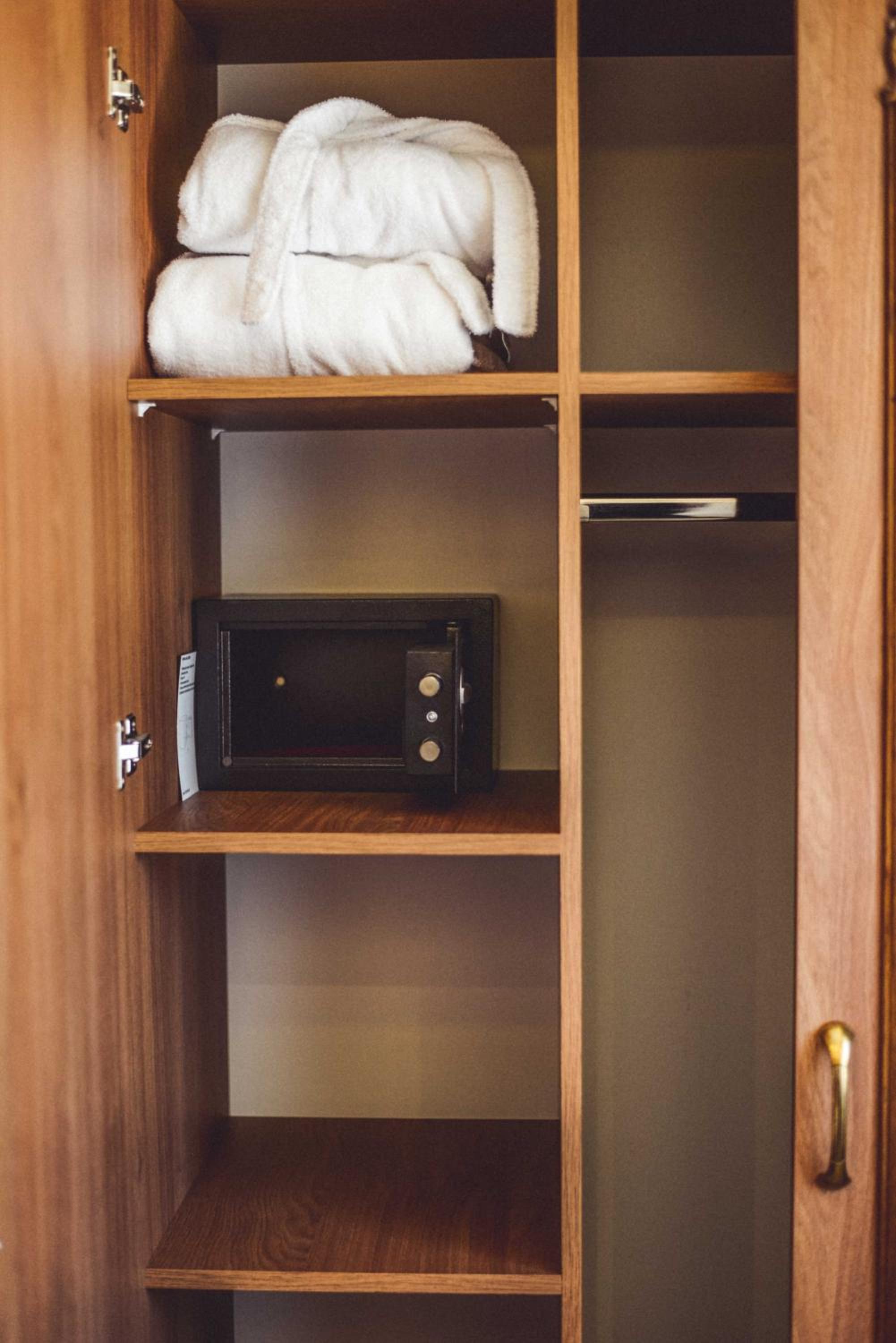 Superior Twin Room - Photo 12