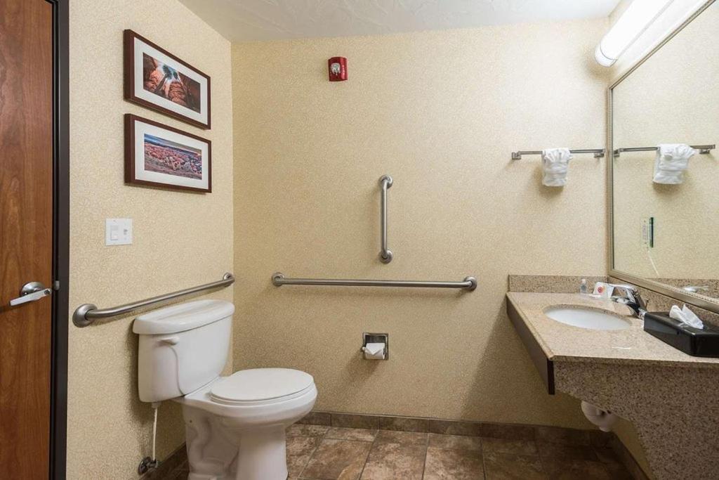 King Room - Accessible/Non-Smoking photo 2