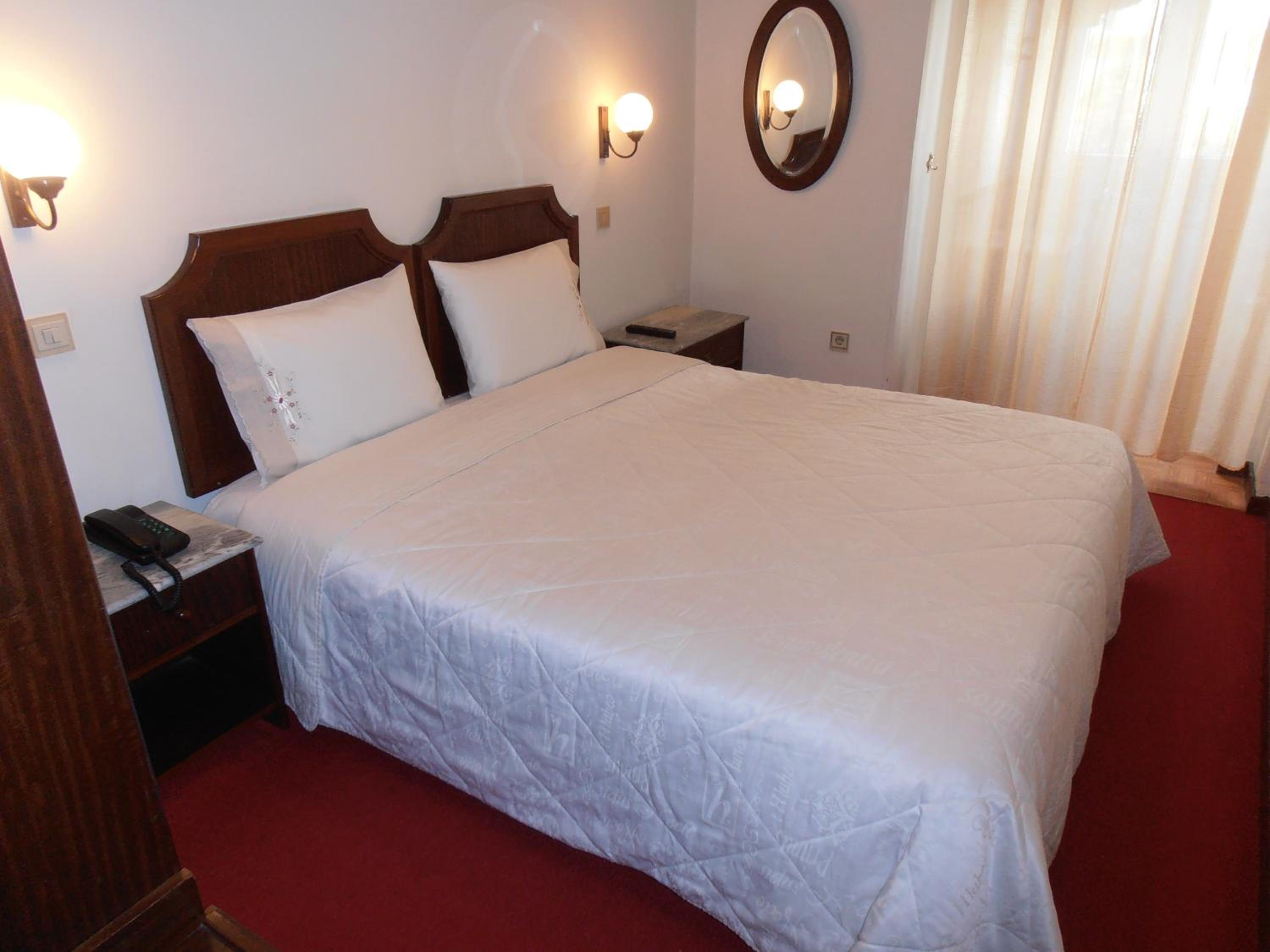 Standard Double or Twin Room - Photo 6
