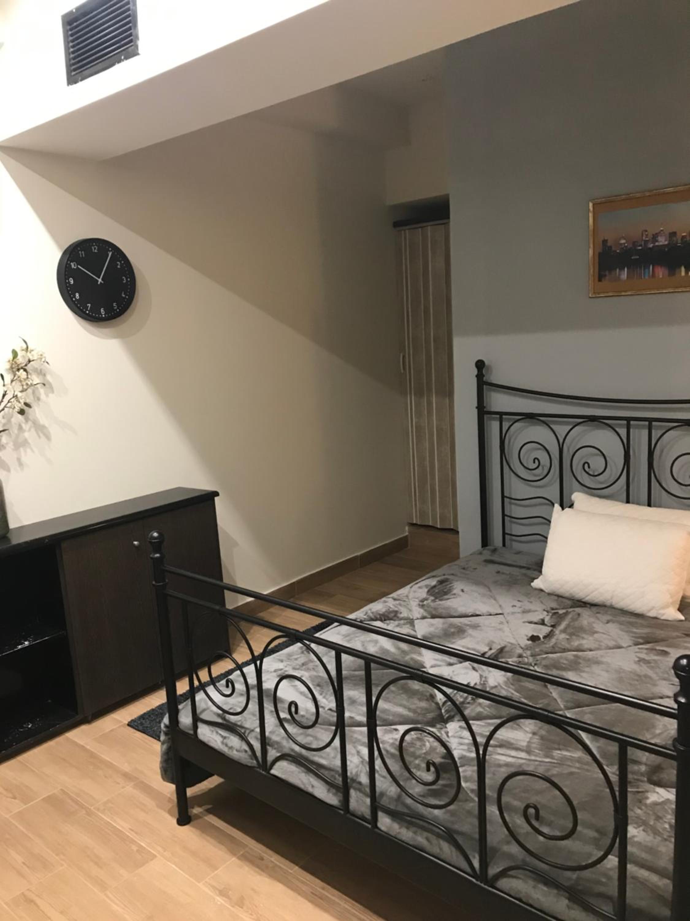 One-Bedroom Apartment - Photo 3