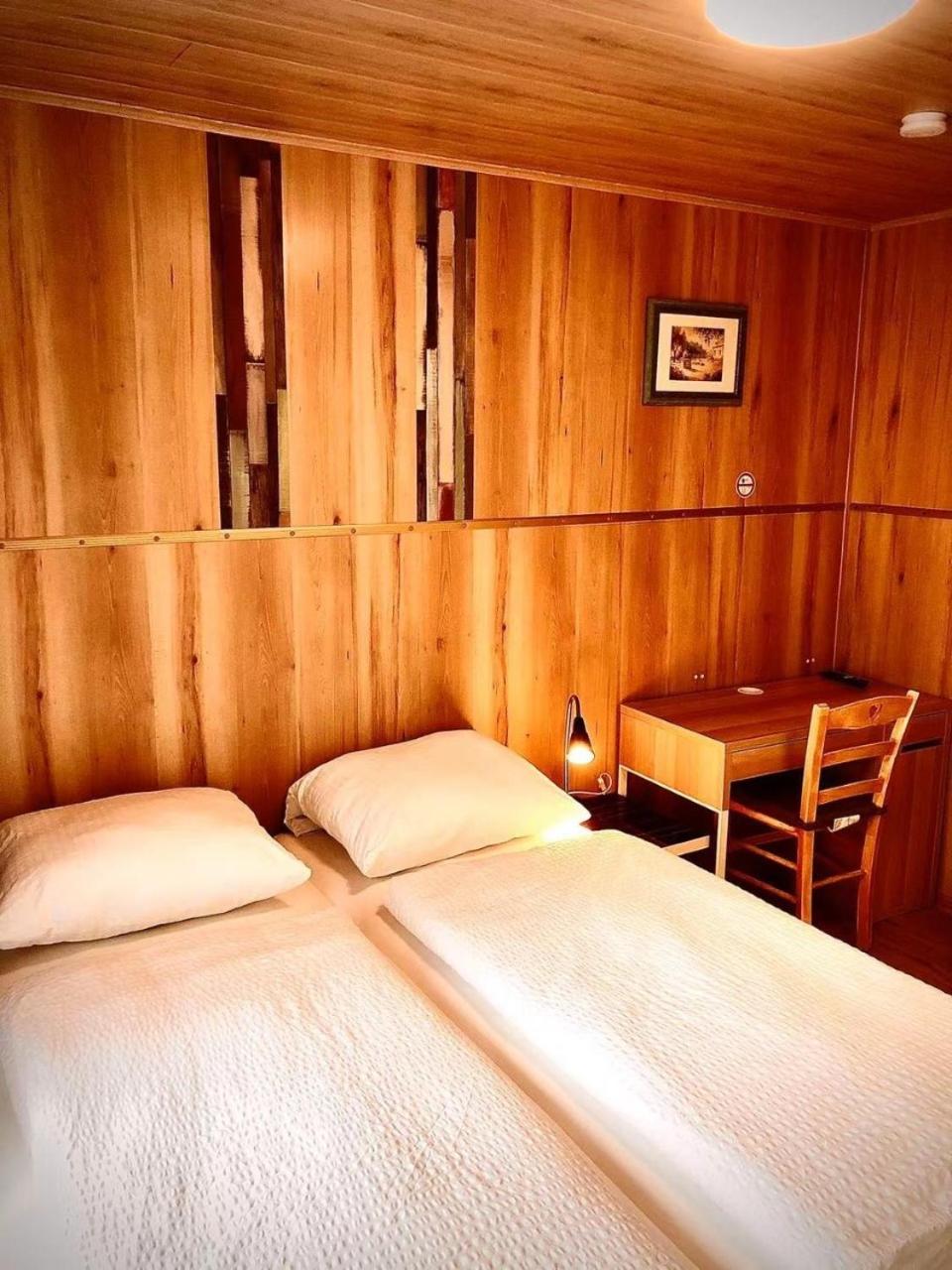 Double Room - Photo 7