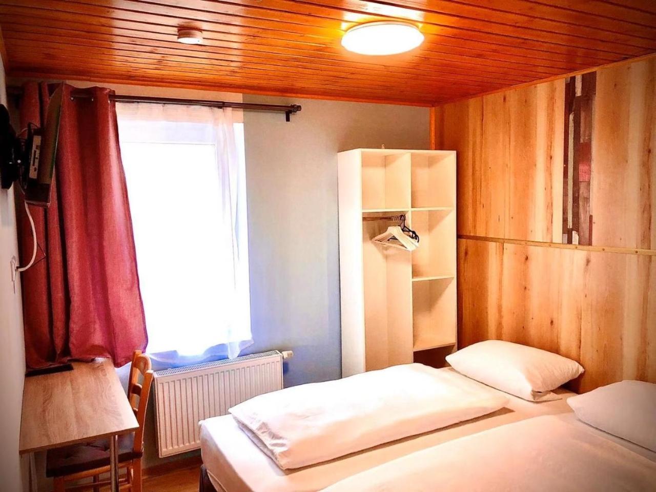 Double Room - Photo 2
