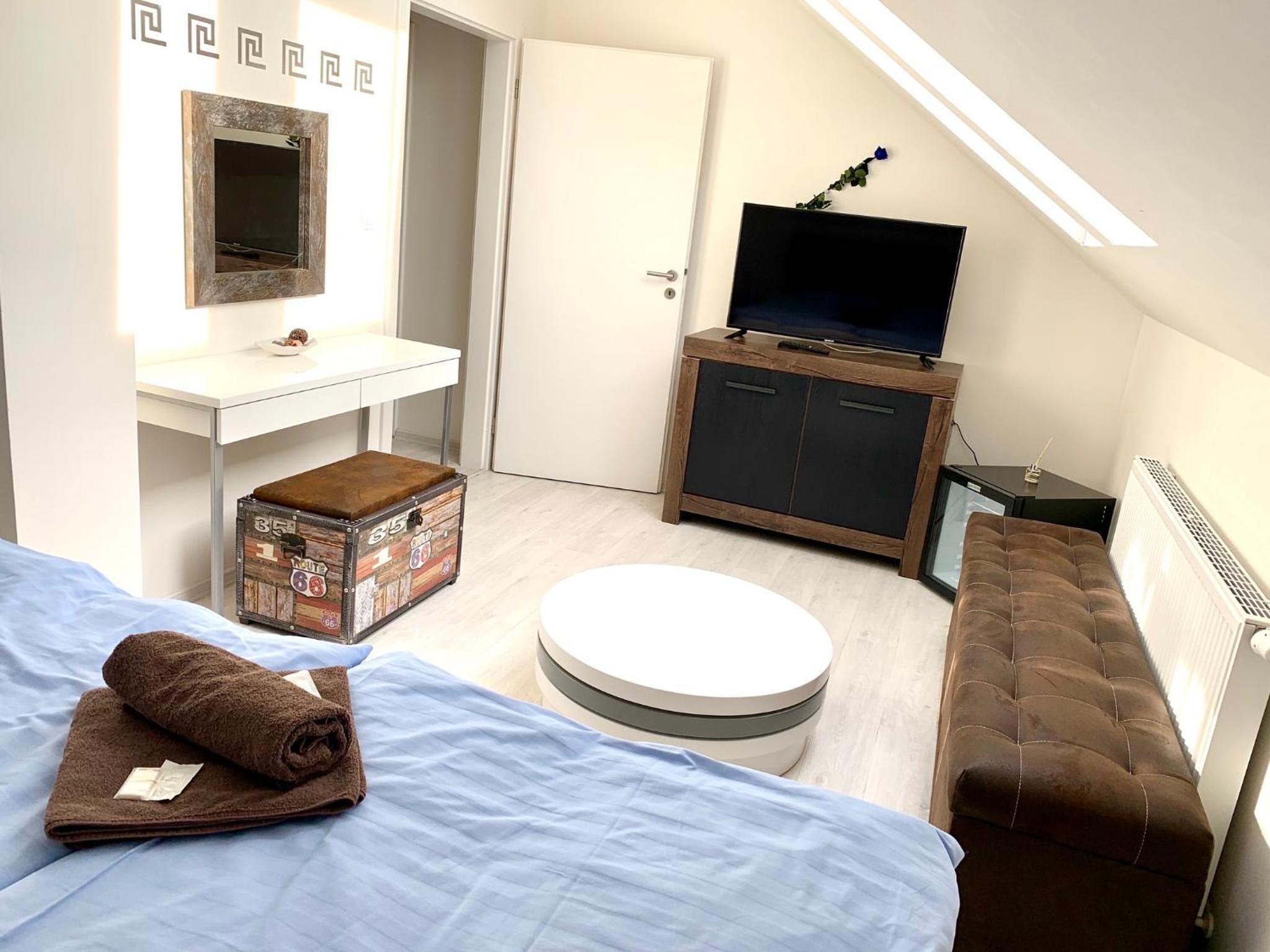 Deluxe King Room - Photo 3