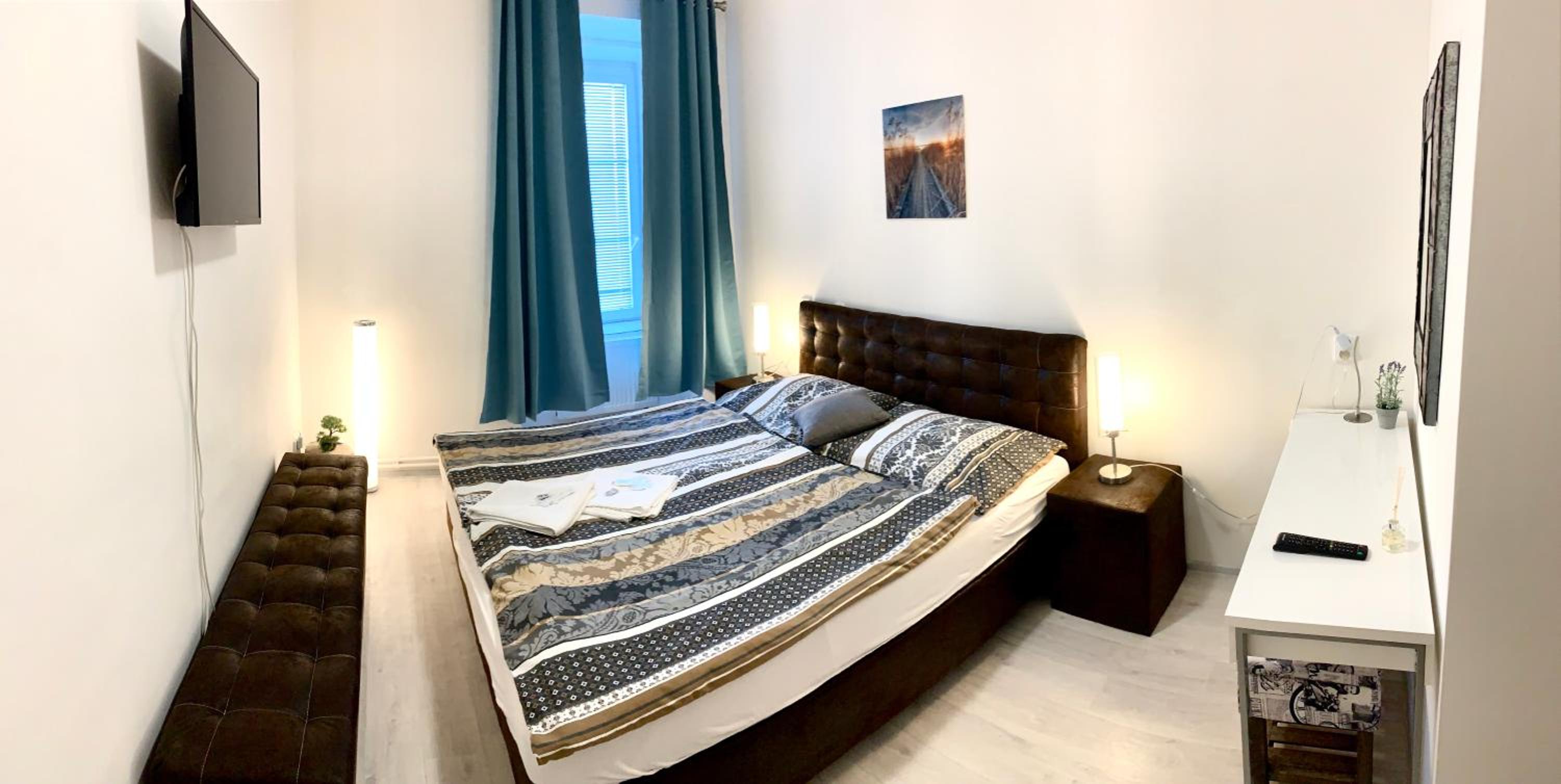 Deluxe Double Room - Photo 19